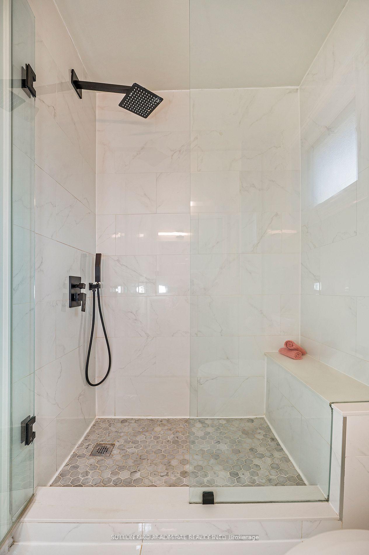 Photo 38 of 68 Patna Crescent, Vaughan, Maple — HOMEH