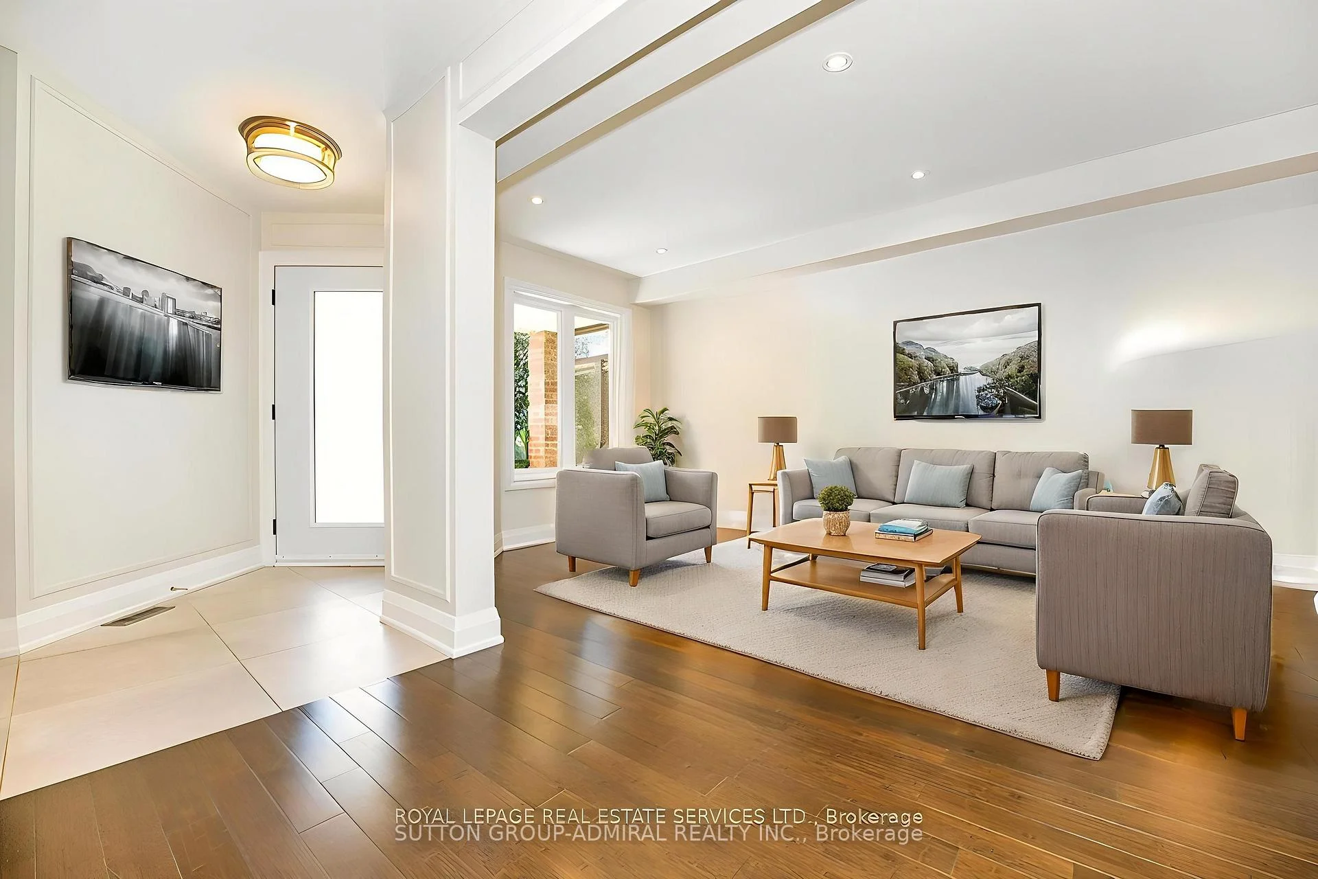 Photo 2 of 68 Patna Crescent, Vaughan, Maple — HOMEH