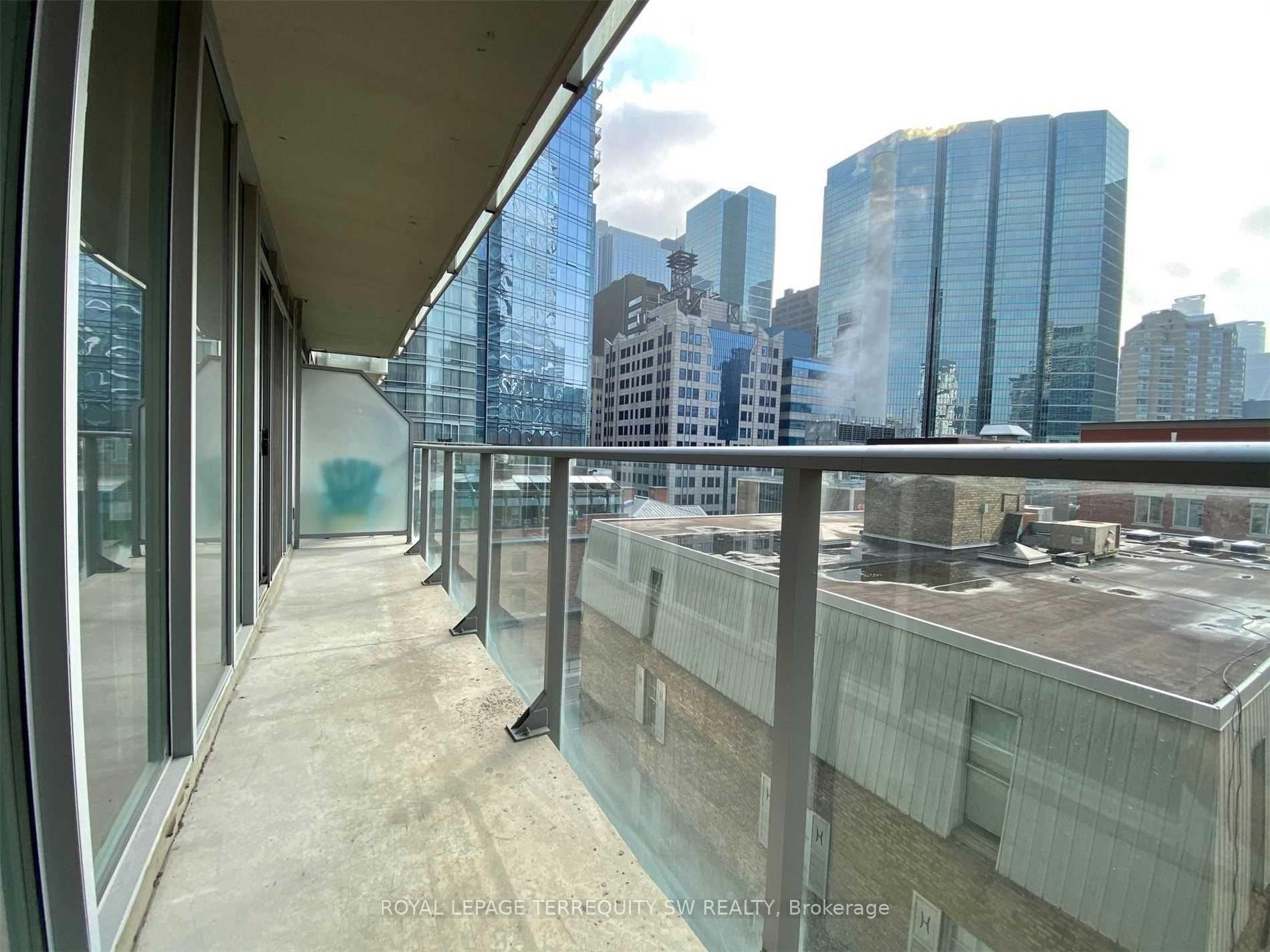 Photo 11 of Unit 613, 126 Simcoe Street, Toronto, Waterfront Communities — HOMEH