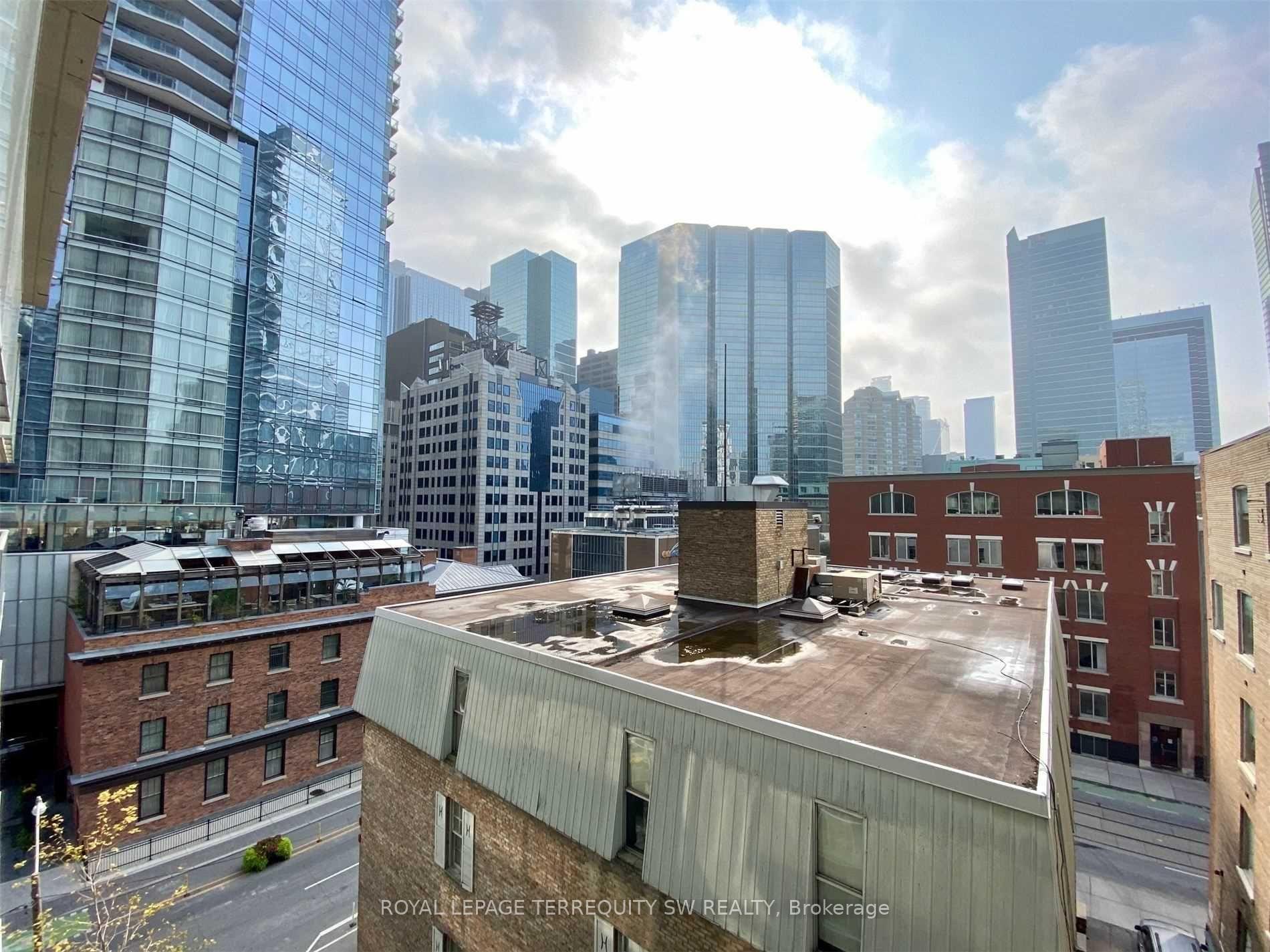Photo 12 of Unit 613, 126 Simcoe Street, Toronto, Waterfront Communities — HOMEH