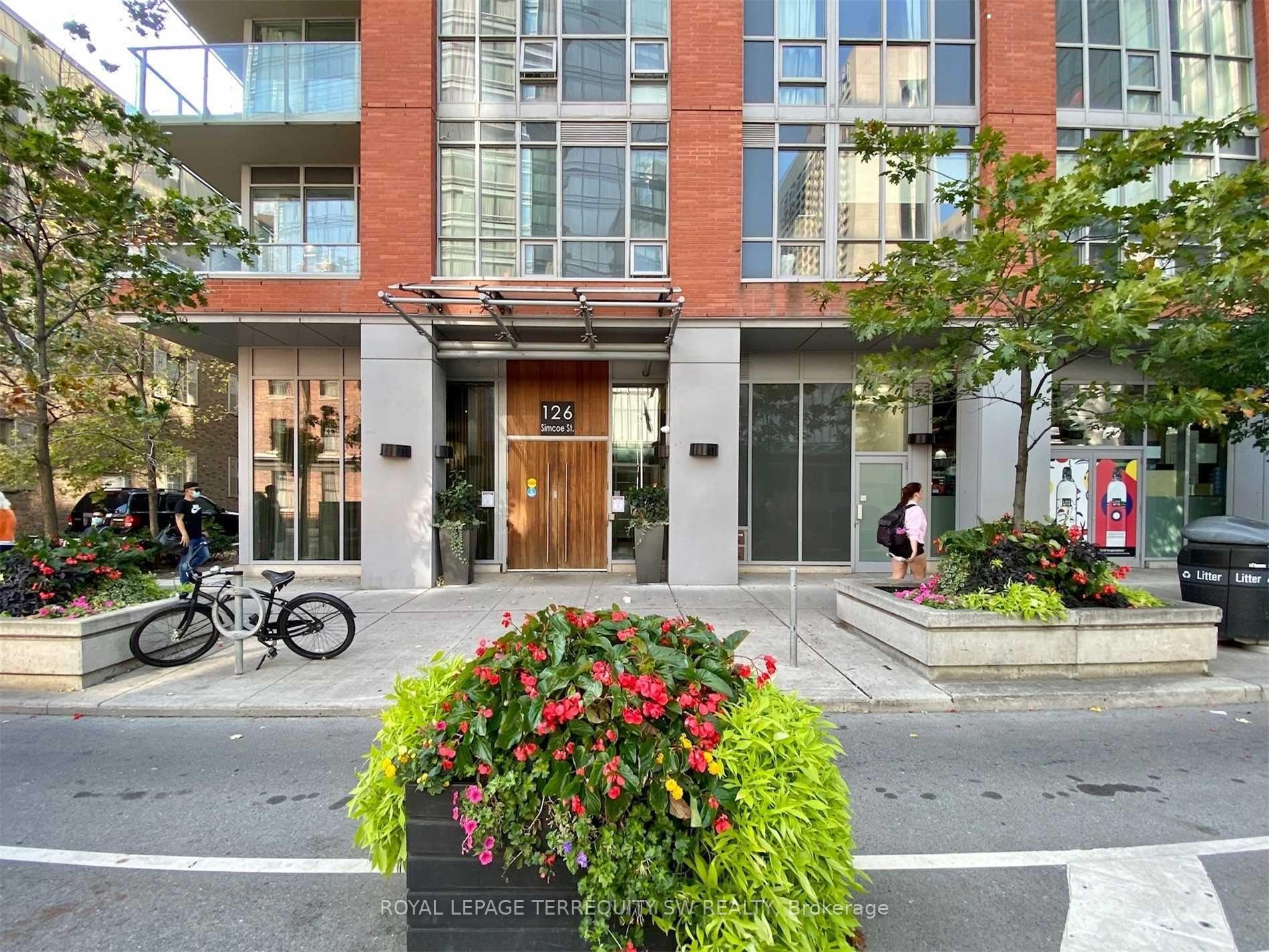 Photo 15 of Unit 613, 126 Simcoe Street, Toronto, Waterfront Communities — HOMEH