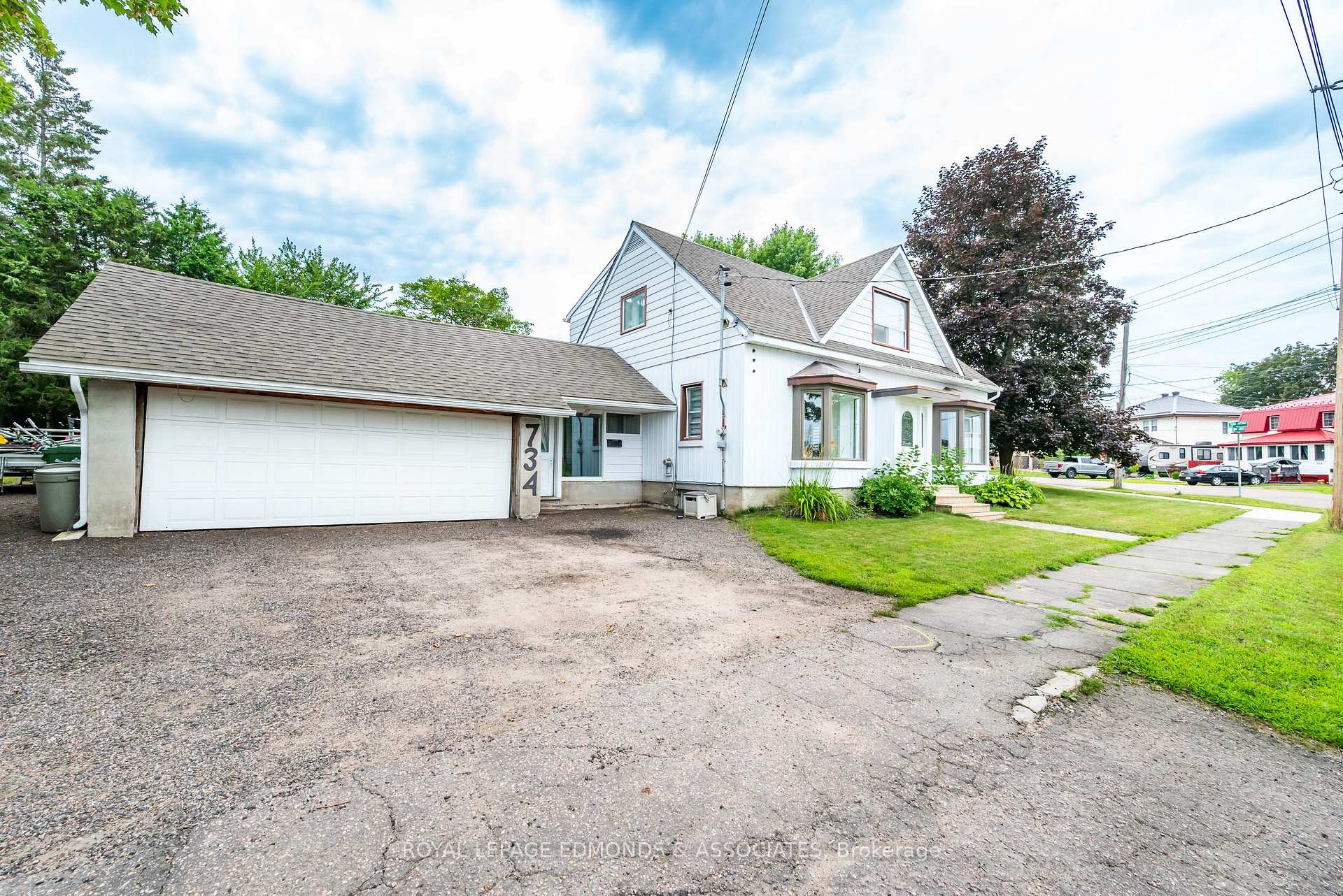 Photo 2 of 734 Front Street, Pembroke, Pembroke — HOMEH