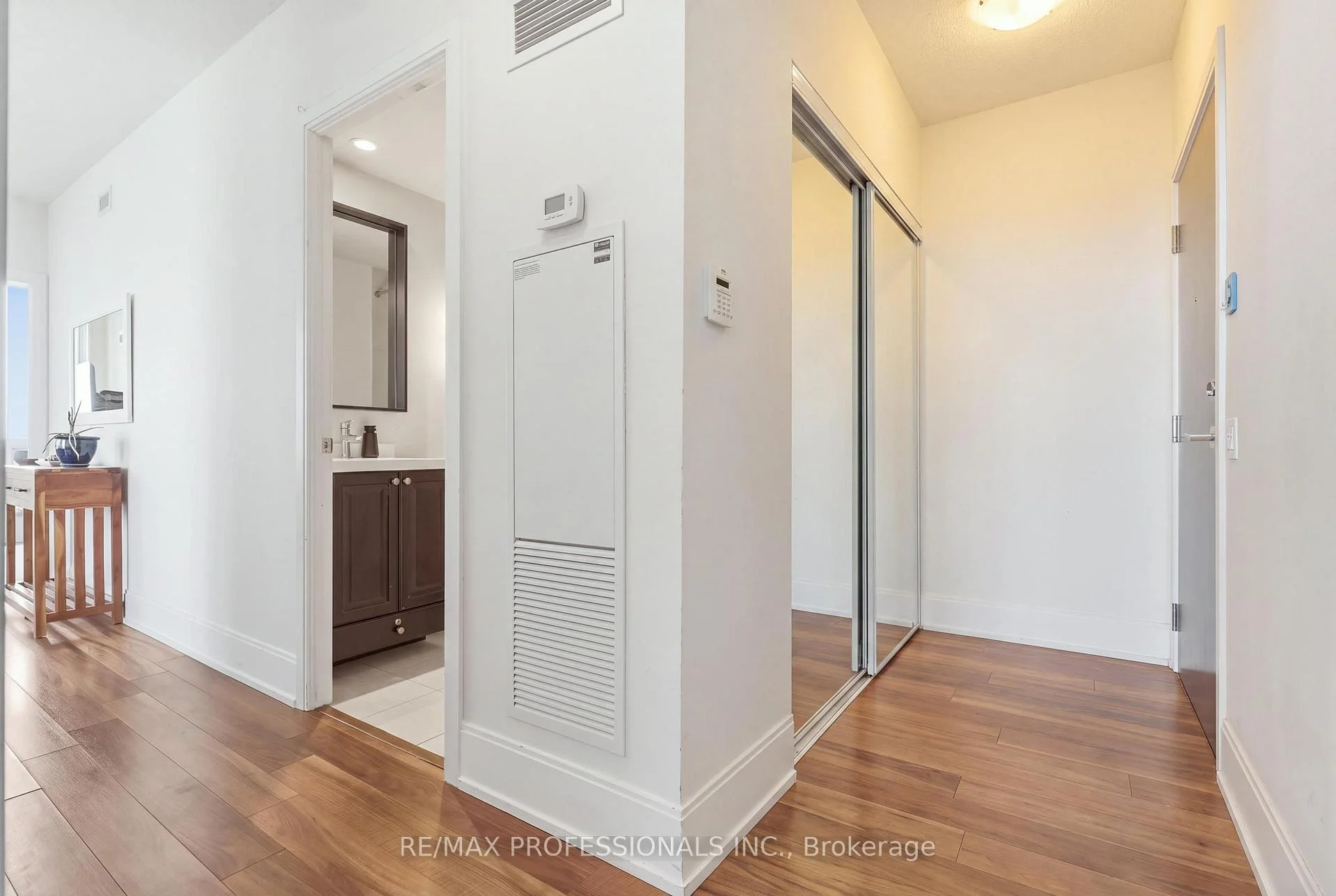Photo 12 of Unit 1602, 15 Viking Lane, Etobicoke, Islington-City Centre West — HOMEH