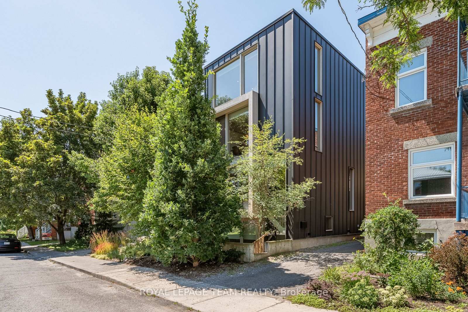 Photo 1 of Unit 2, 142 Ivy Crescent, Ottawa, Lindenlea — HOMEH