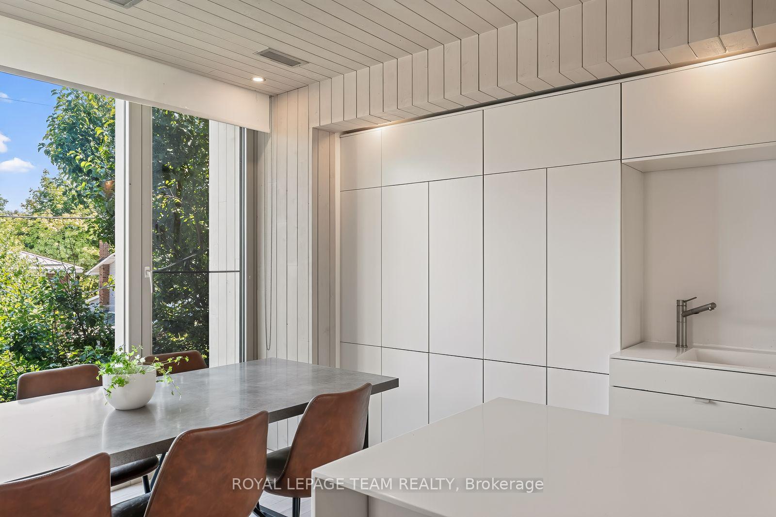 Photo 15 of Unit 2, 142 Ivy Crescent, Ottawa, Lindenlea — HOMEH