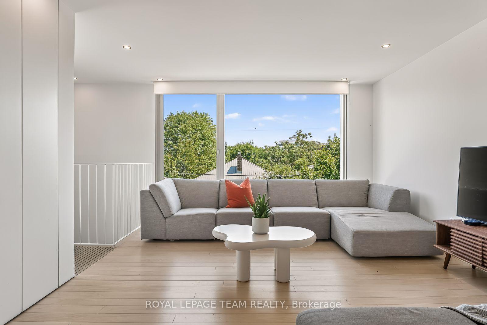 Photo 19 of Unit 2, 142 Ivy Crescent, Ottawa, Lindenlea — HOMEH