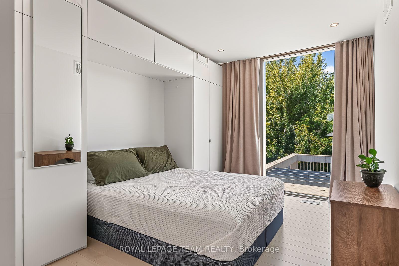 Photo 23 of Unit 2, 142 Ivy Crescent, Ottawa, Lindenlea — HOMEH