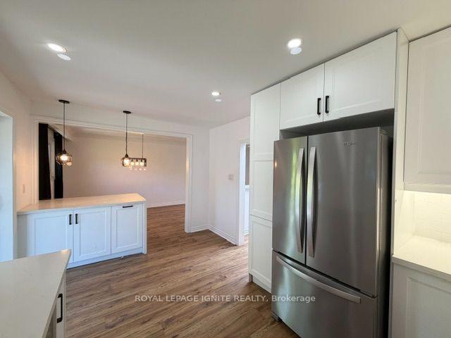 Photo 9 of 11 Fulwell Crescent, North York, York University Heights — HOMEH