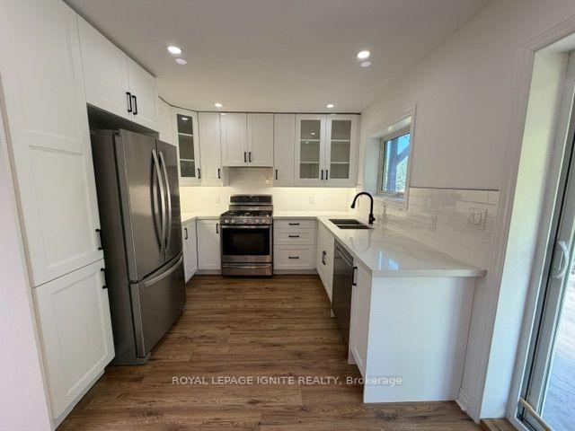 Photo 11 of 11 Fulwell Crescent, North York, York University Heights — HOMEH