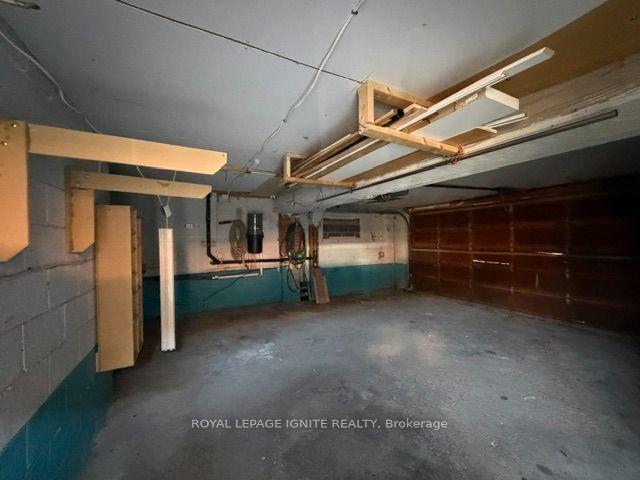 Photo 33 of 11 Fulwell Crescent, North York, York University Heights — HOMEH