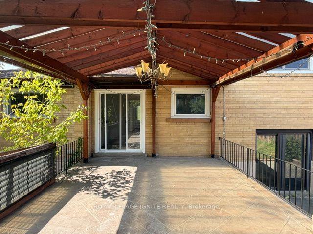 Photo 36 of 11 Fulwell Crescent, North York, York University Heights — HOMEH