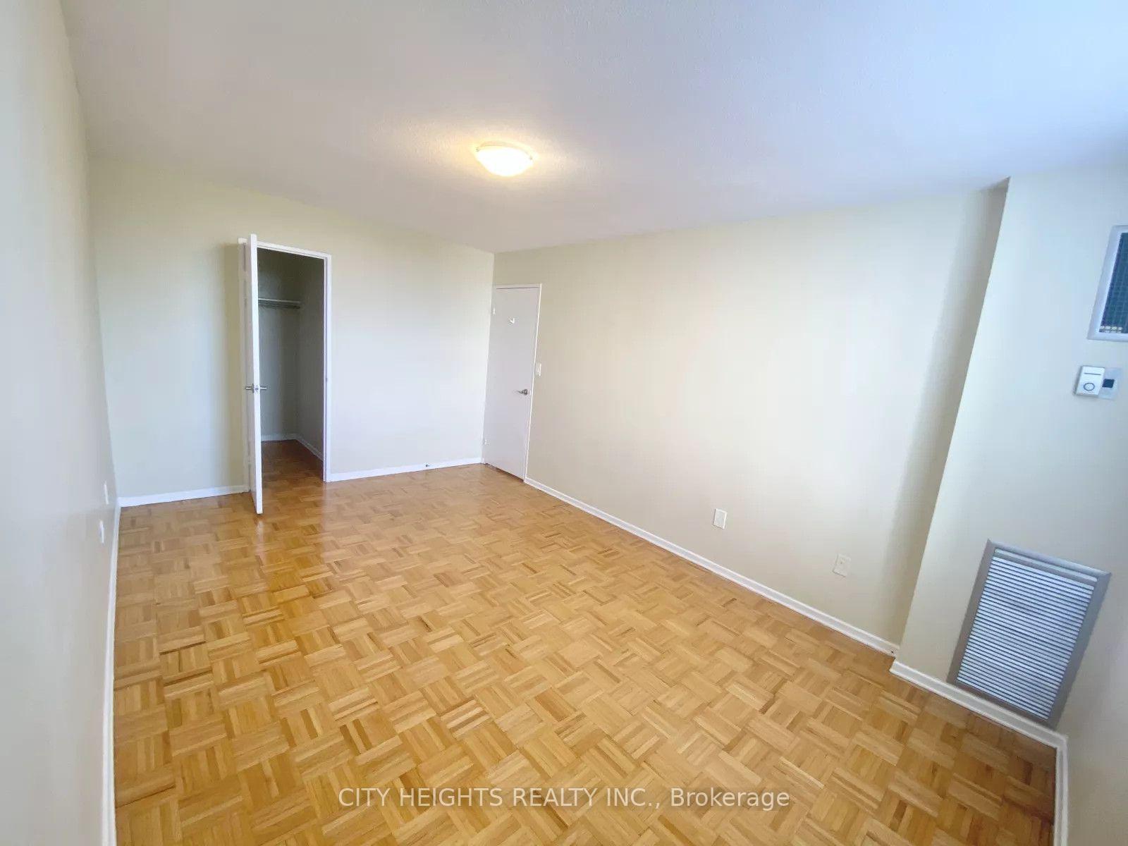 Photo 7 of Unit 711, 10 Edgecliff Golfway, Toronto, Flemingdon Park — HOMEH