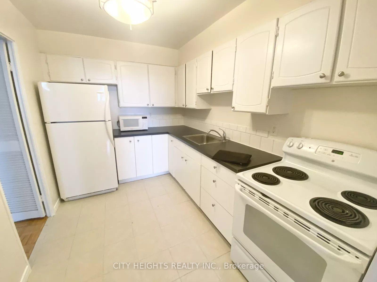 Photo 9 of Unit 711, 10 Edgecliff Golfway, Toronto, Flemingdon Park — HOMEH