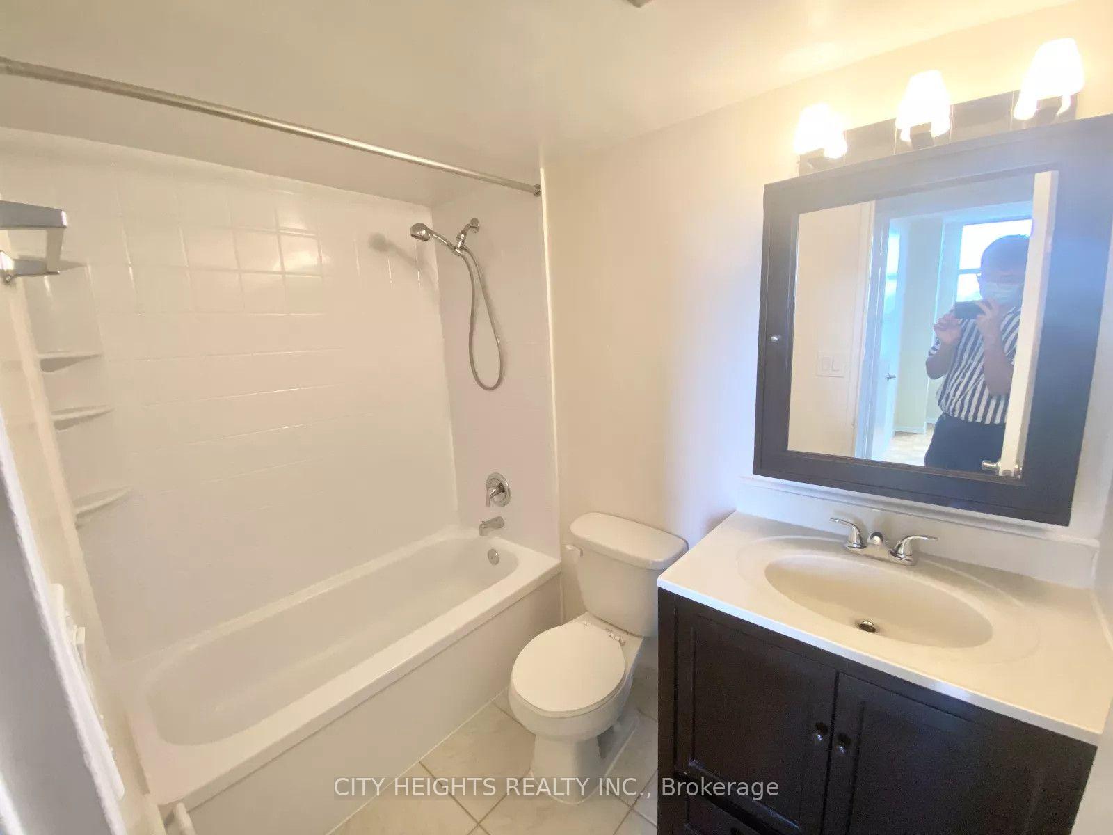 Photo 13 of Unit 711, 10 Edgecliff Golfway, Toronto, Flemingdon Park — HOMEH