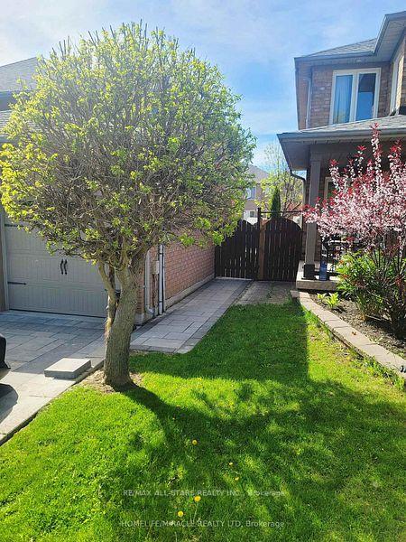 Photo 11 of 91 Song Bird Drive N, Markham, Rouge Fairways — HOMEH