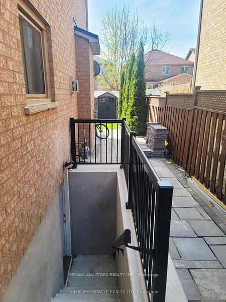 Photo 12 of 91 Song Bird Drive N, Markham, Rouge Fairways — HOMEH