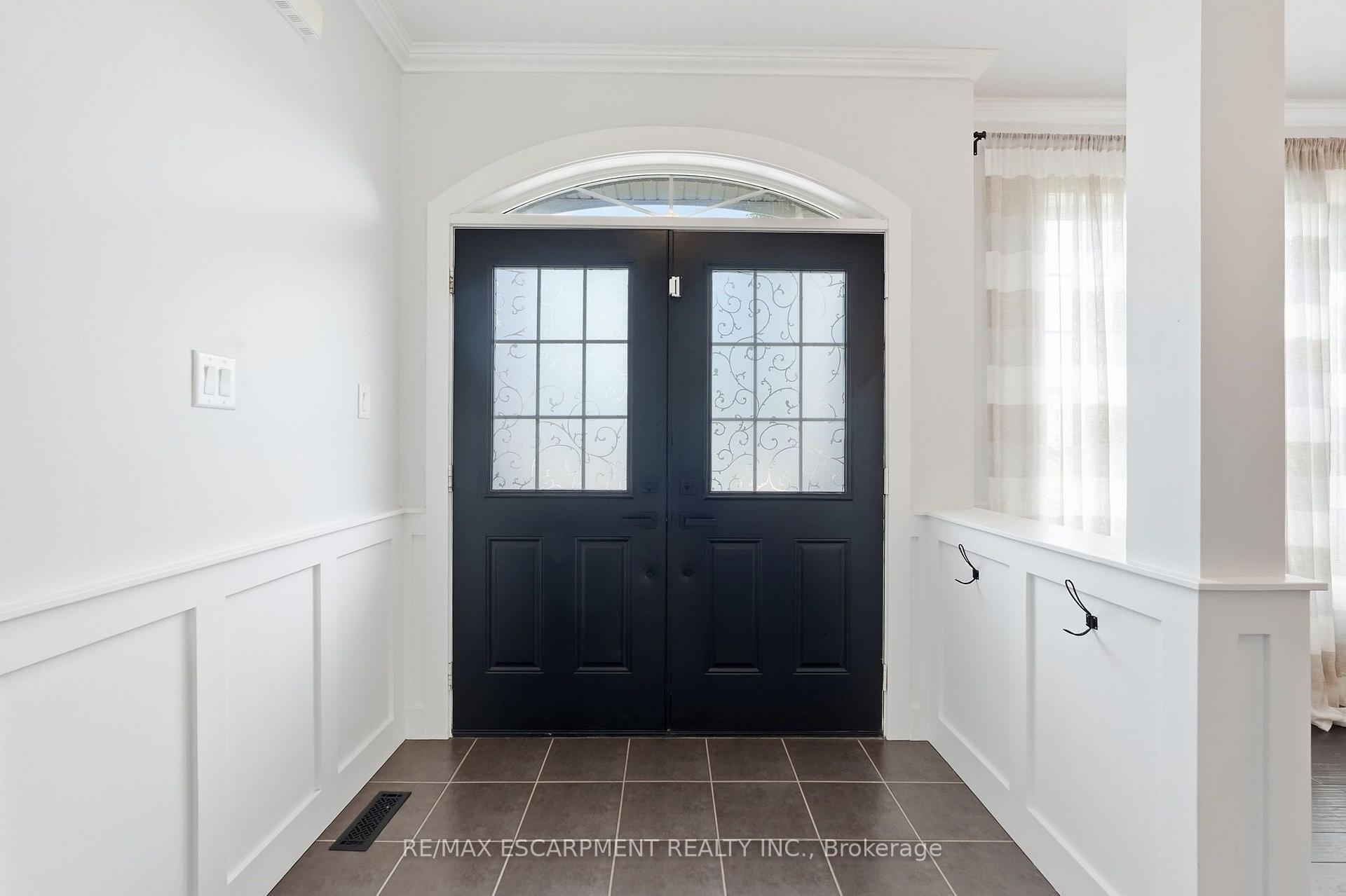 Photo 5 of 108 Fowler Drive, Hamilton, Binbrook — HOMEH