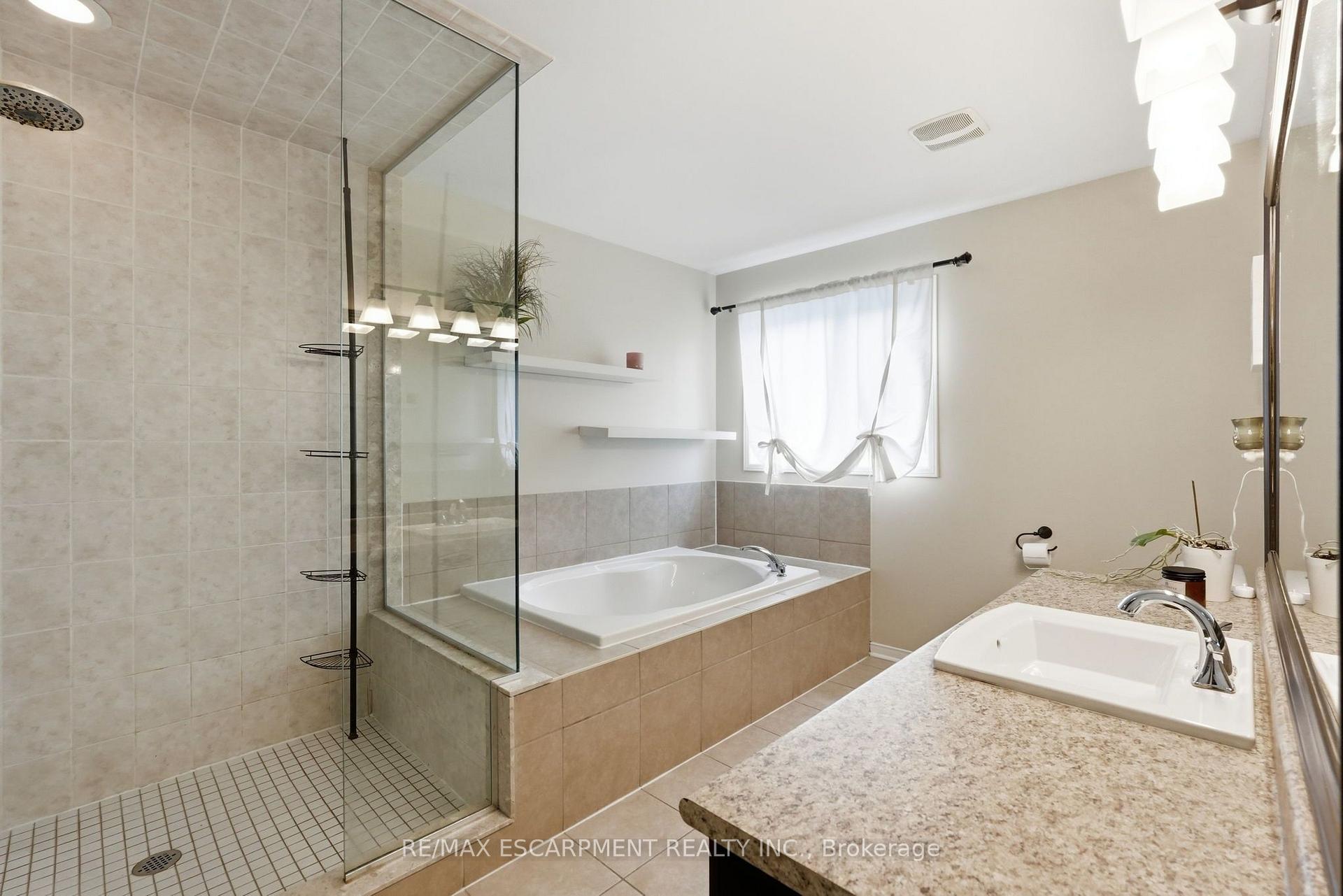 Photo 24 of 108 Fowler Drive, Hamilton, Binbrook — HOMEH