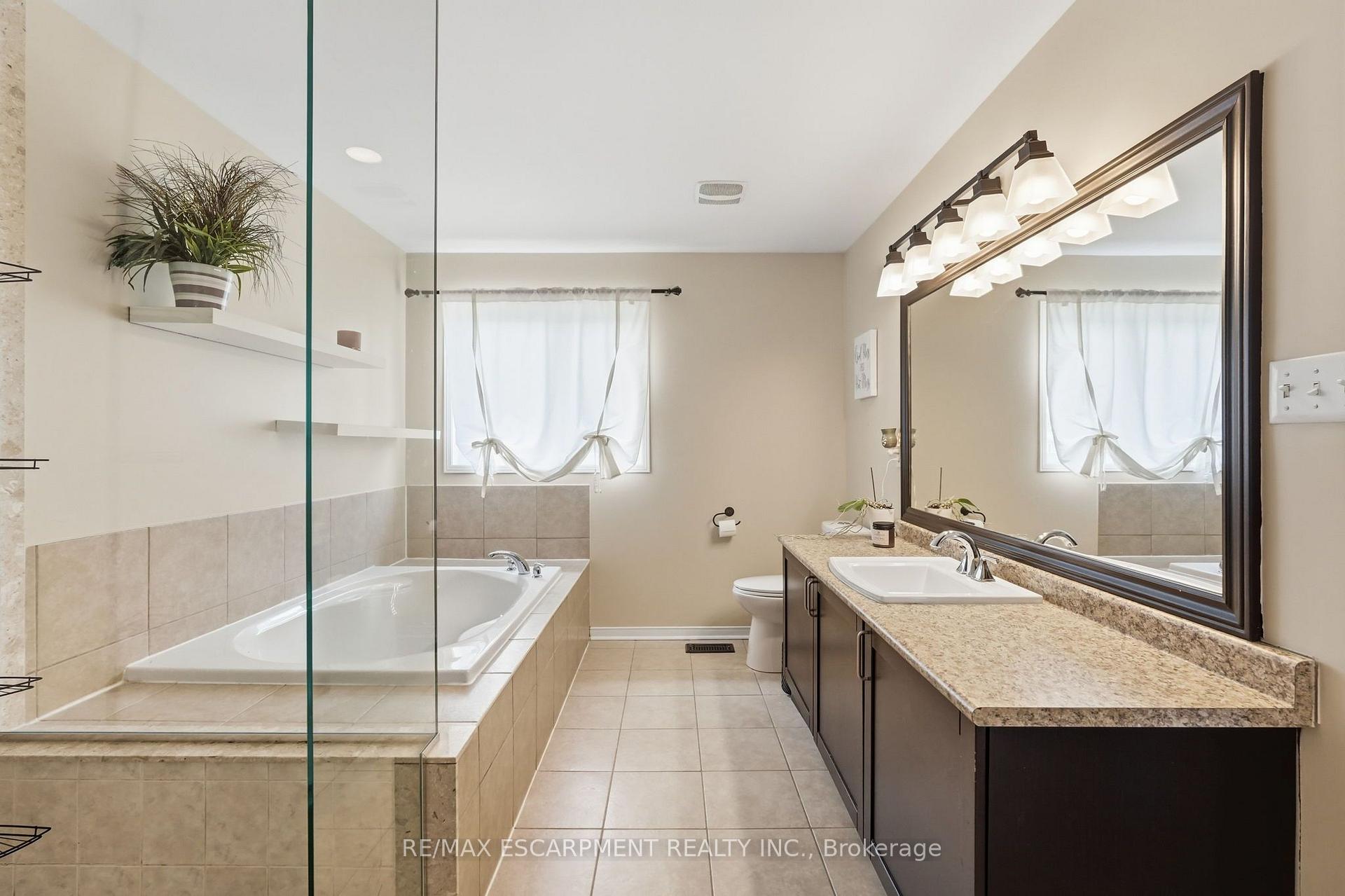 Photo 25 of 108 Fowler Drive, Hamilton, Binbrook — HOMEH