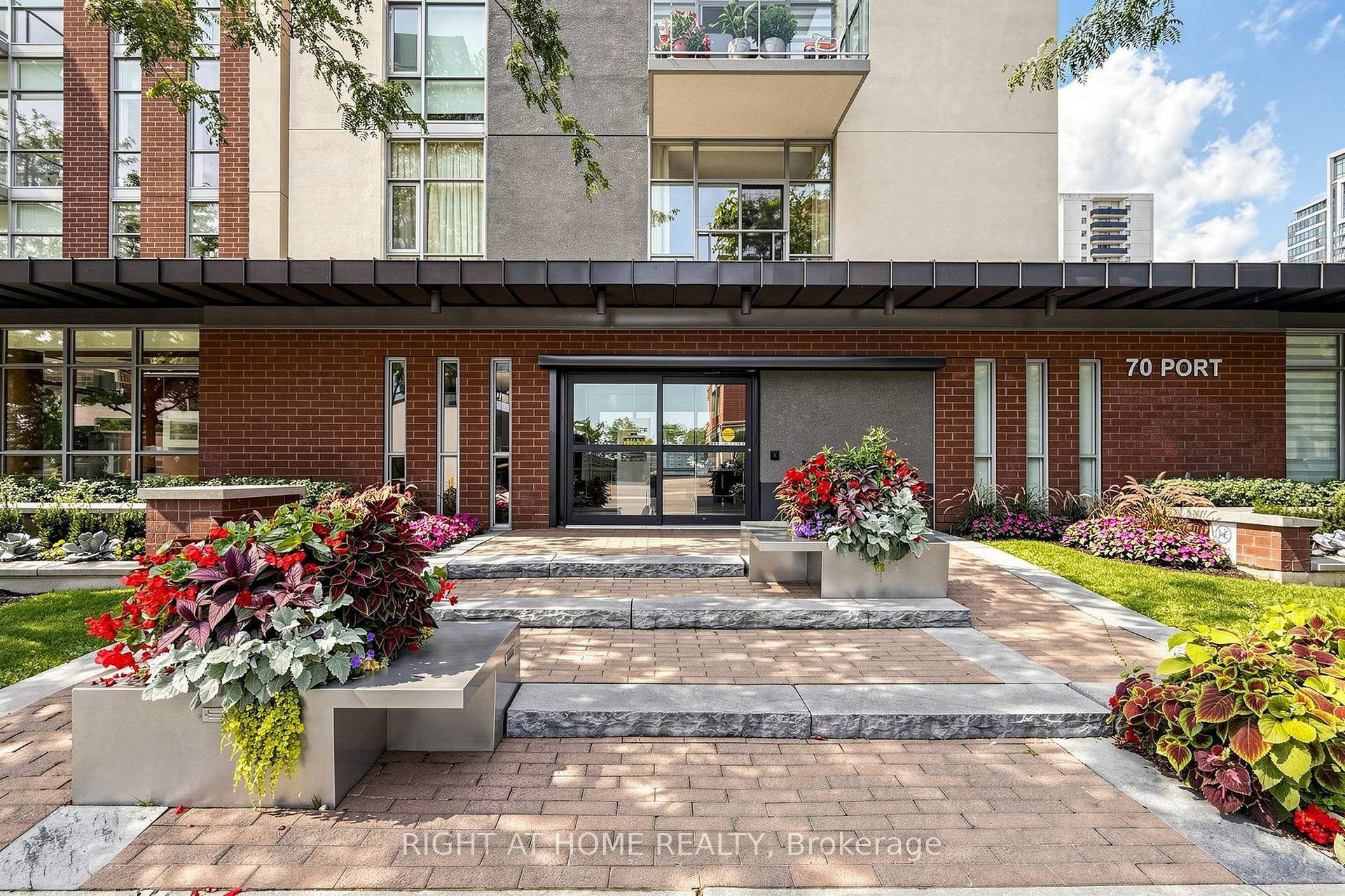 Photo 3 of Unit 408, 70 Port Street E, Mississauga, Port Credit — HOMEH