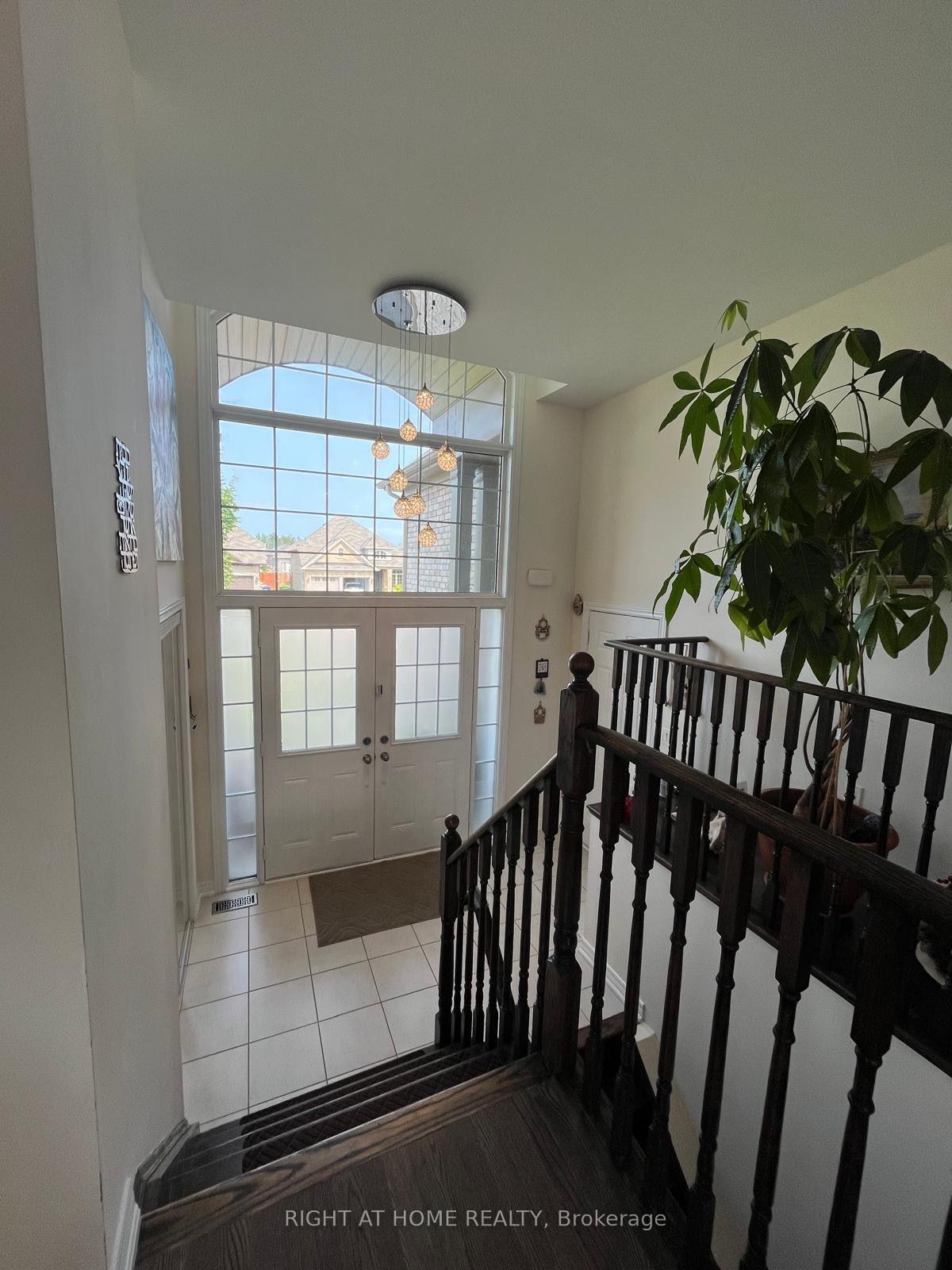 Photo 3 of 32 Middleton Drive, Wasaga Beach — HOMEH