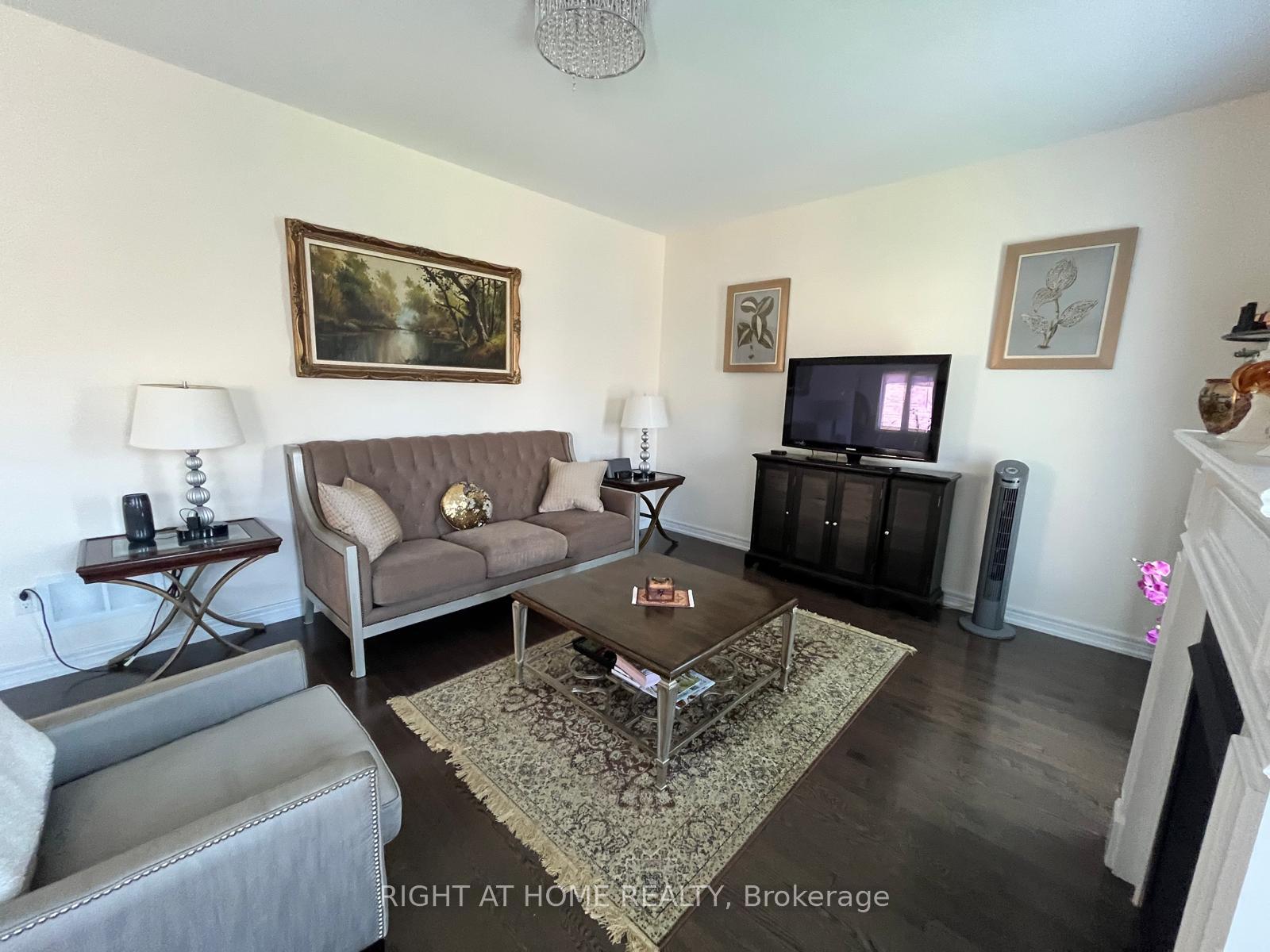 Photo 5 of 32 Middleton Drive, Wasaga Beach — HOMEH