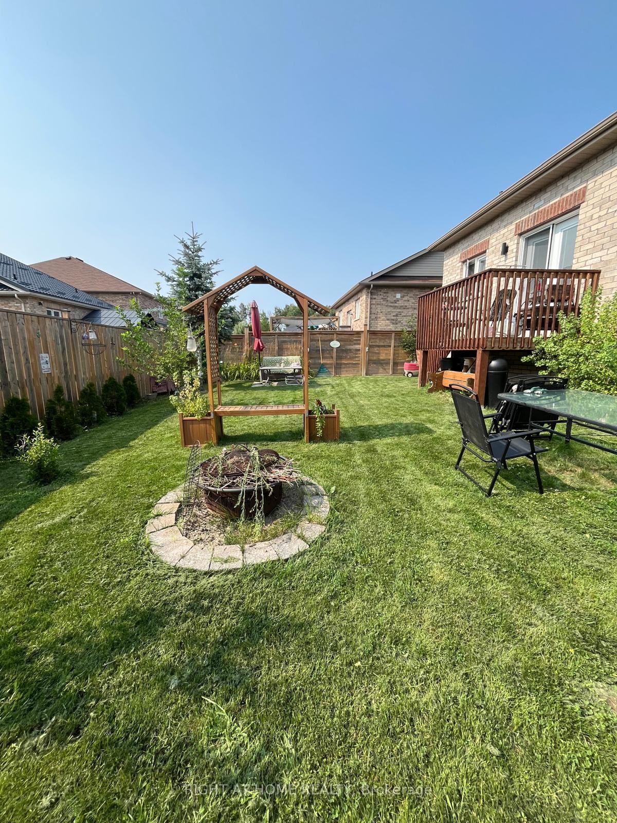 Photo 13 of 32 Middleton Drive, Wasaga Beach — HOMEH
