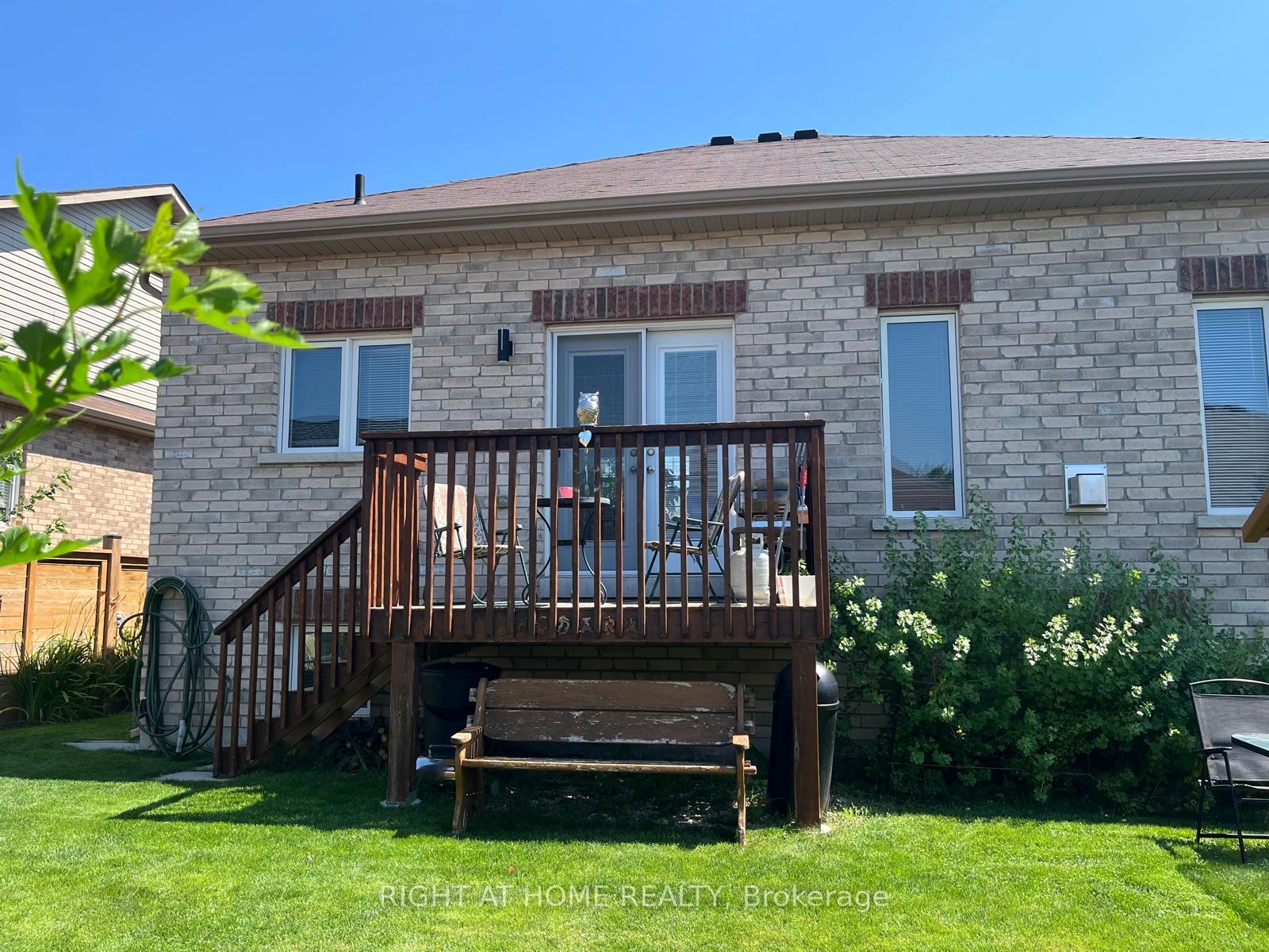 Photo 14 of 32 Middleton Drive, Wasaga Beach — HOMEH