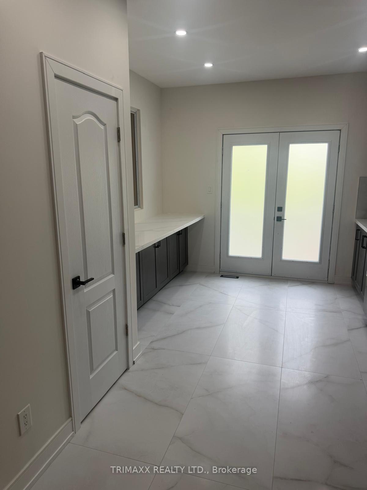 Photo 2 of Unit Upper Unit, 8 Ed Quigg Way, Vaughan, Sonoma Heights — HOMEH