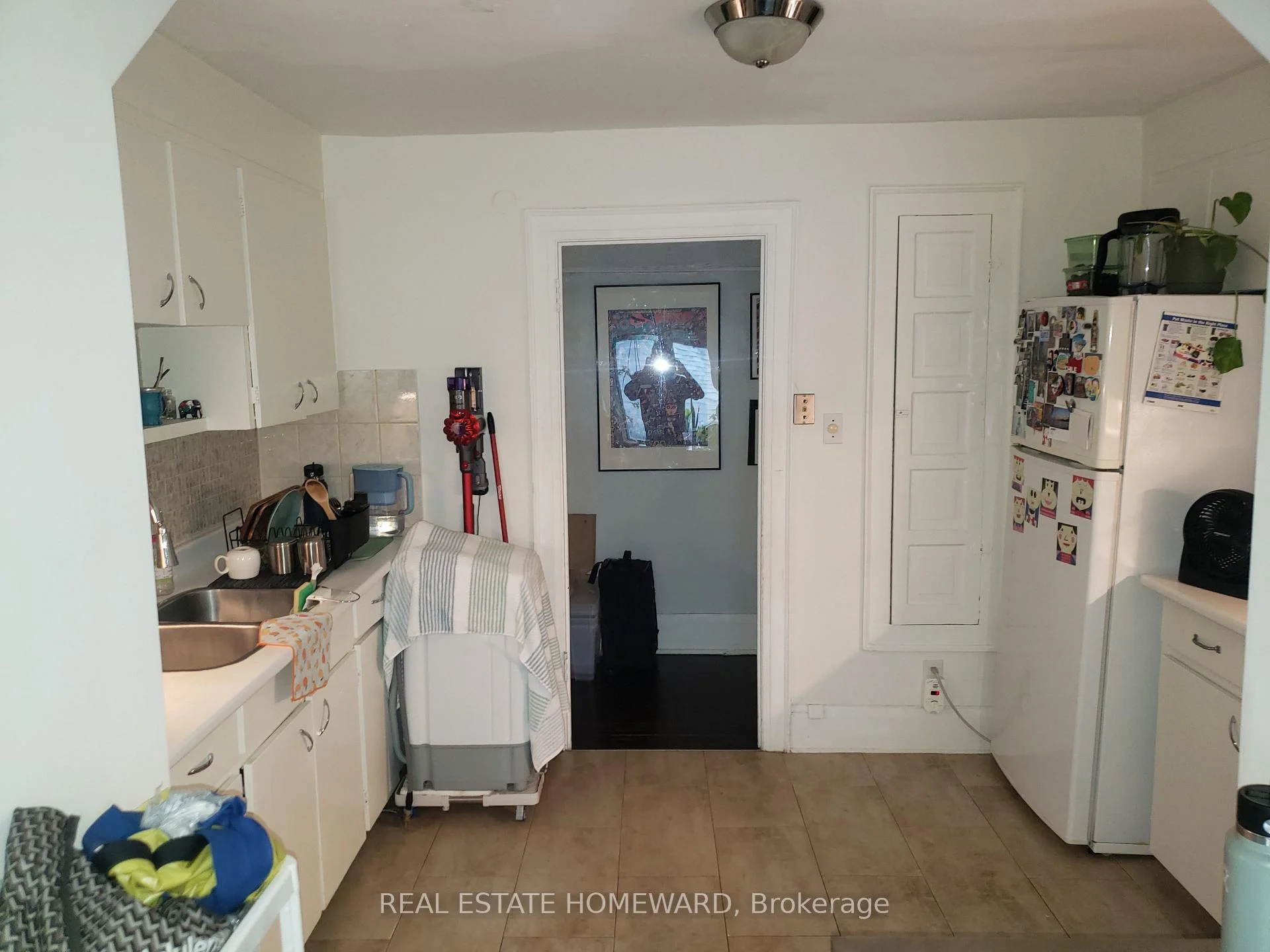 Photo 12 of Unit 4, 435 Parkside Drive, Toronto, High Park-Swansea — HOMEH