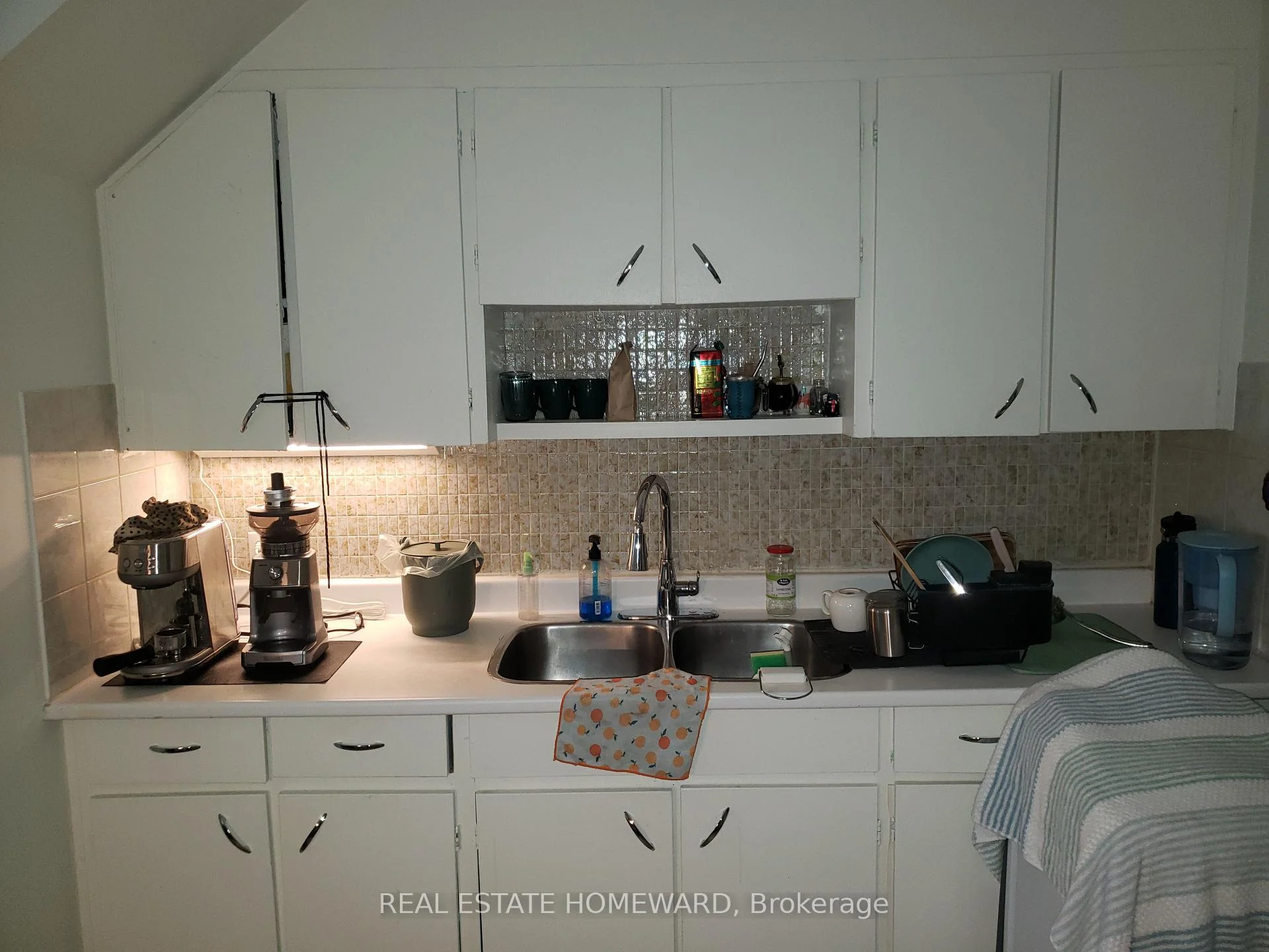 Photo 16 of Unit 4, 435 Parkside Drive, Toronto, High Park-Swansea — HOMEH