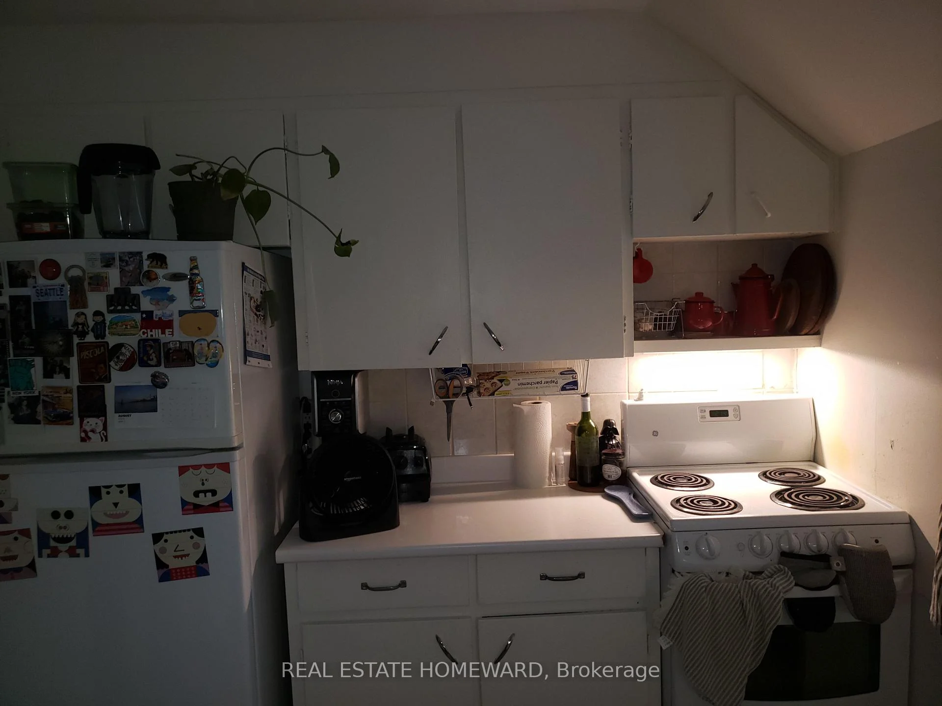 Photo 18 of Unit 4, 435 Parkside Drive, Toronto, High Park-Swansea — HOMEH