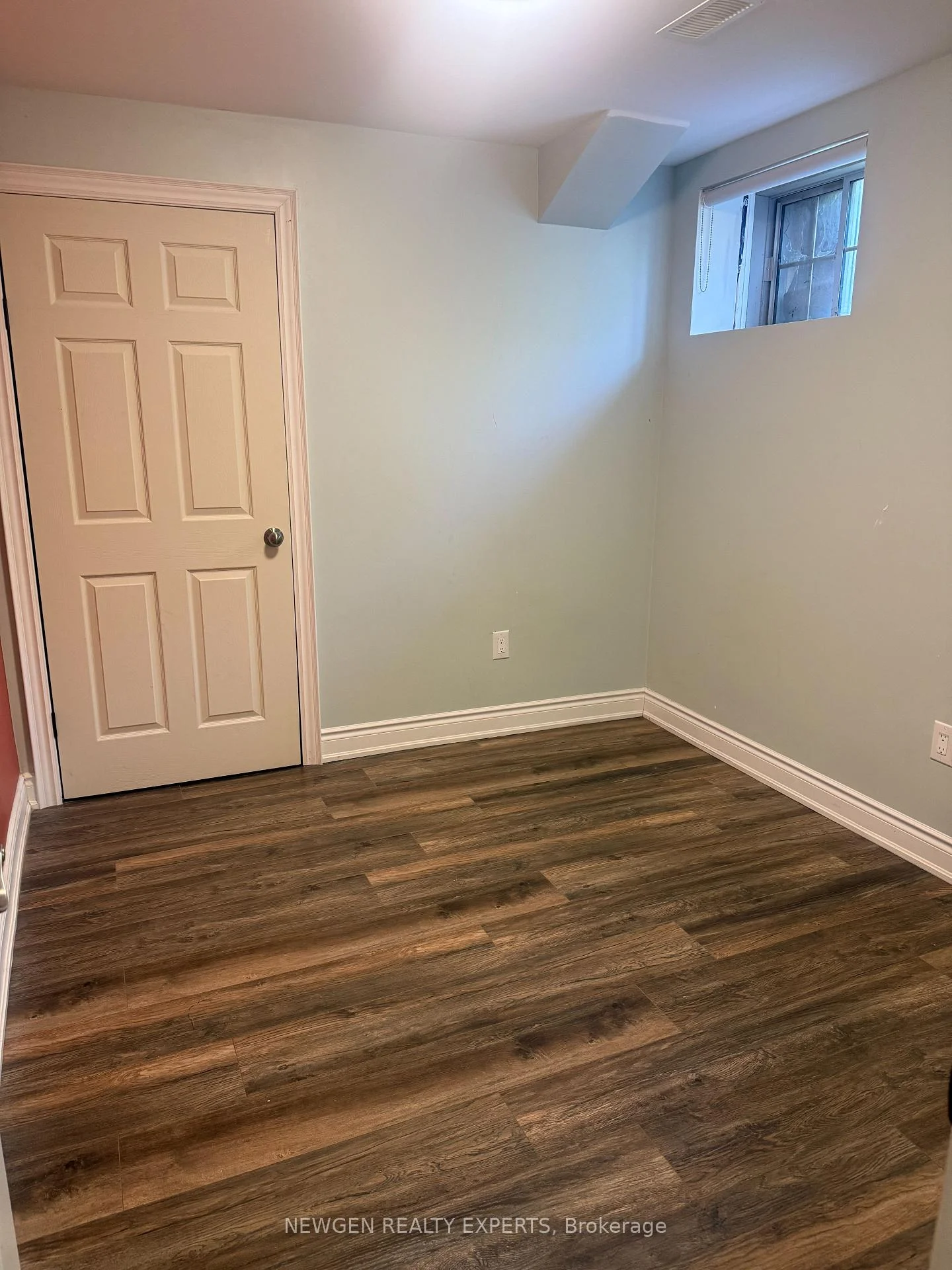 Photo 5 of Unit Bsmnt, 23 Hawtrey Road, Brampton, Northwest Brampton — HOMEH