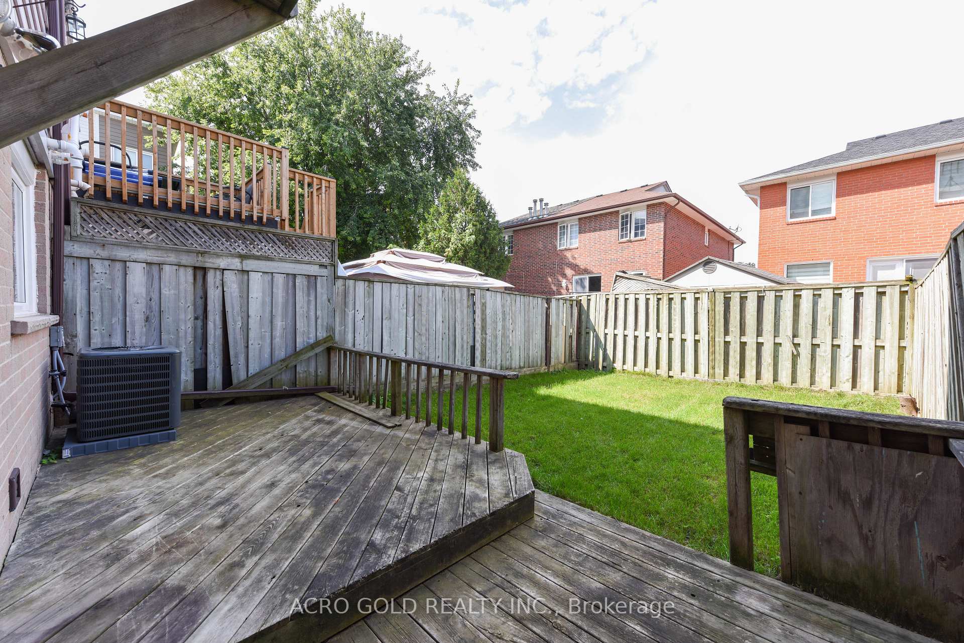 Photo 41 of 19 Hoskins Square, Brampton, Central Park — HOMEH