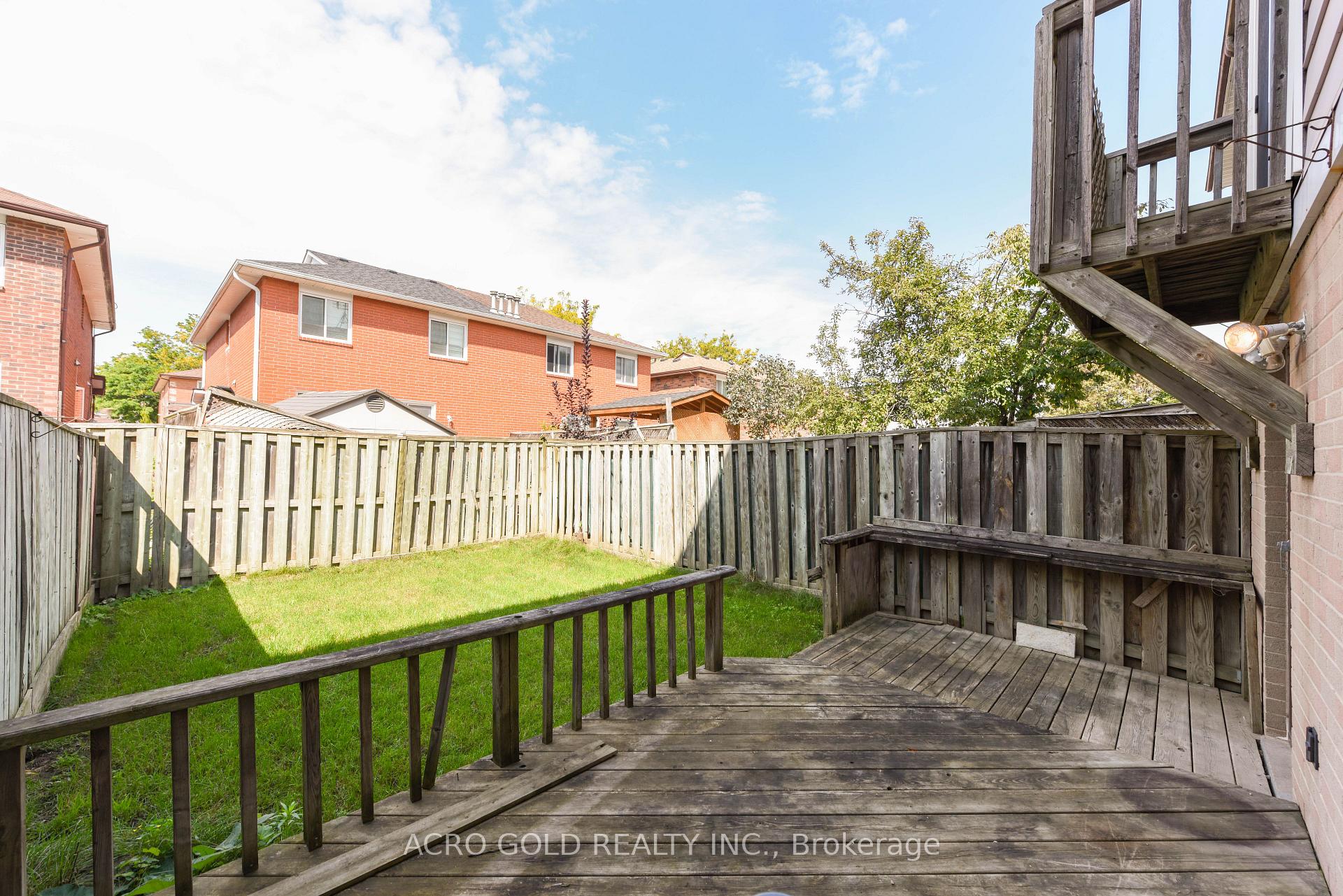 Photo 42 of 19 Hoskins Square, Brampton, Central Park — HOMEH