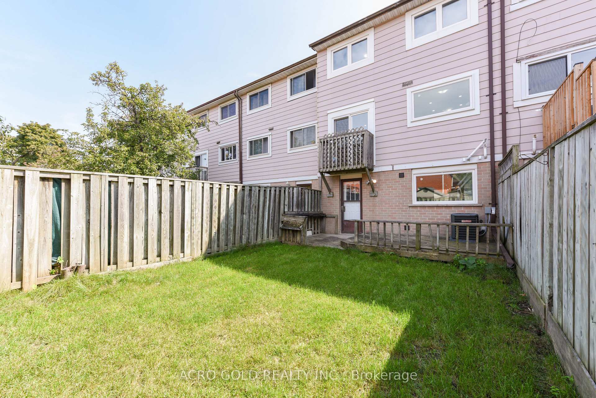 Photo 43 of 19 Hoskins Square, Brampton, Central Park — HOMEH