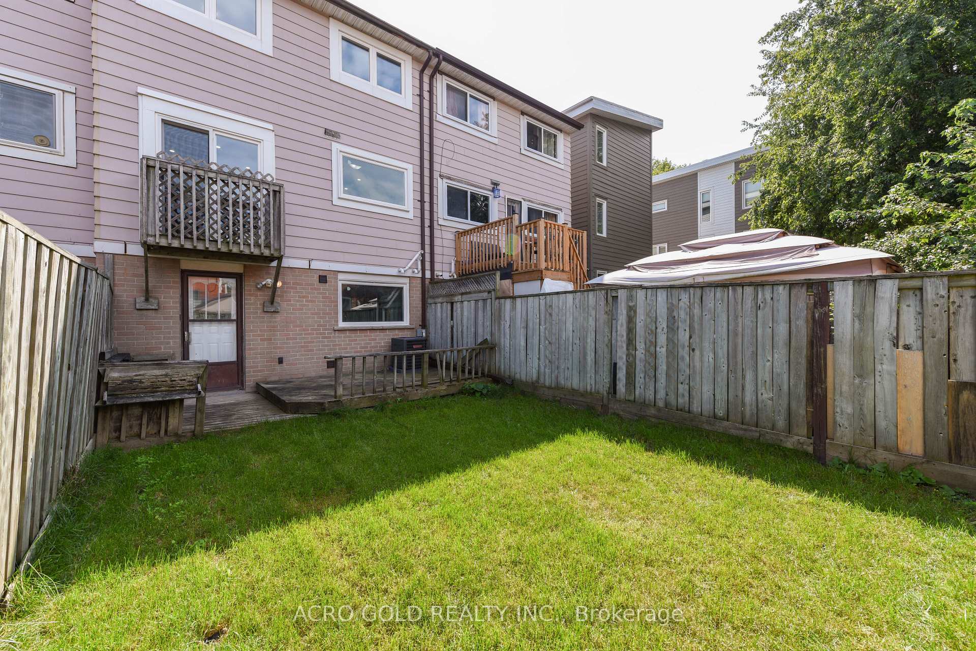 Photo 44 of 19 Hoskins Square, Brampton, Central Park — HOMEH