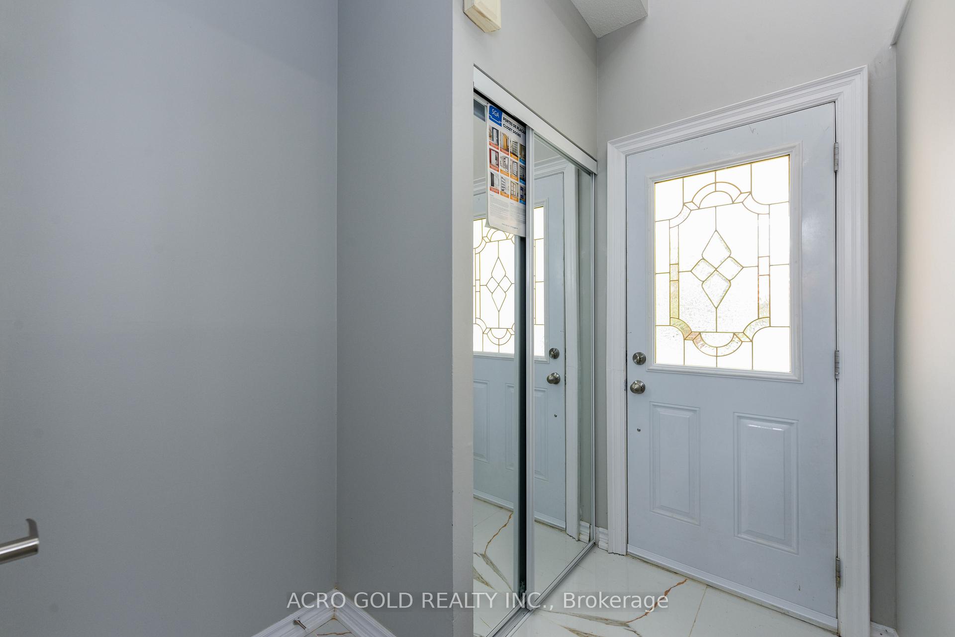 Photo 48 of 19 Hoskins Square, Brampton, Central Park — HOMEH