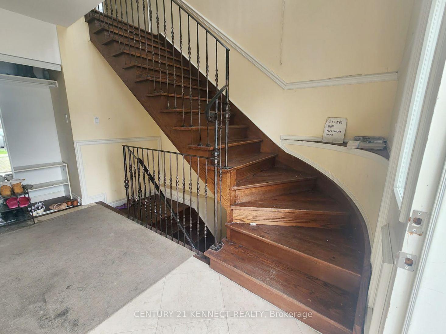 Photo 2 of 150B Finch Avenue E, North York, Newtonbrook East — HOMEH