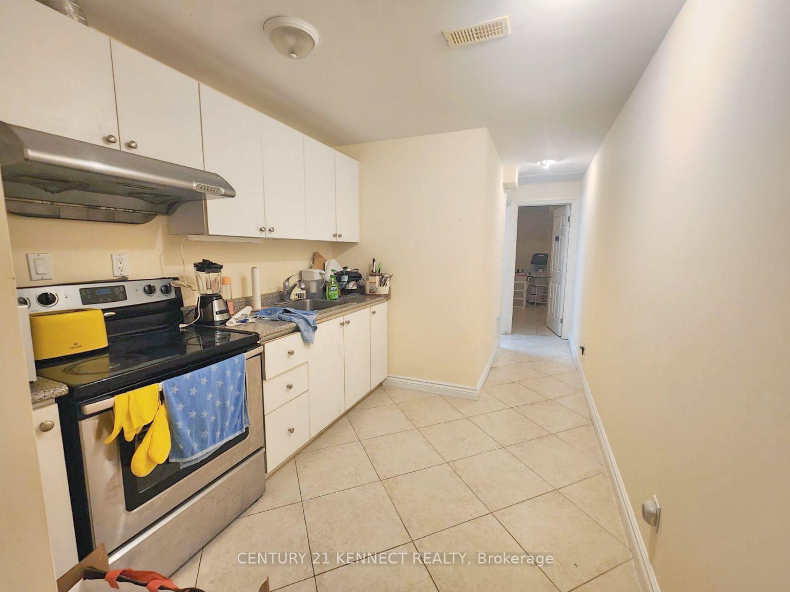 Photo 5 of 150B Finch Avenue E, North York, Newtonbrook East — HOMEH