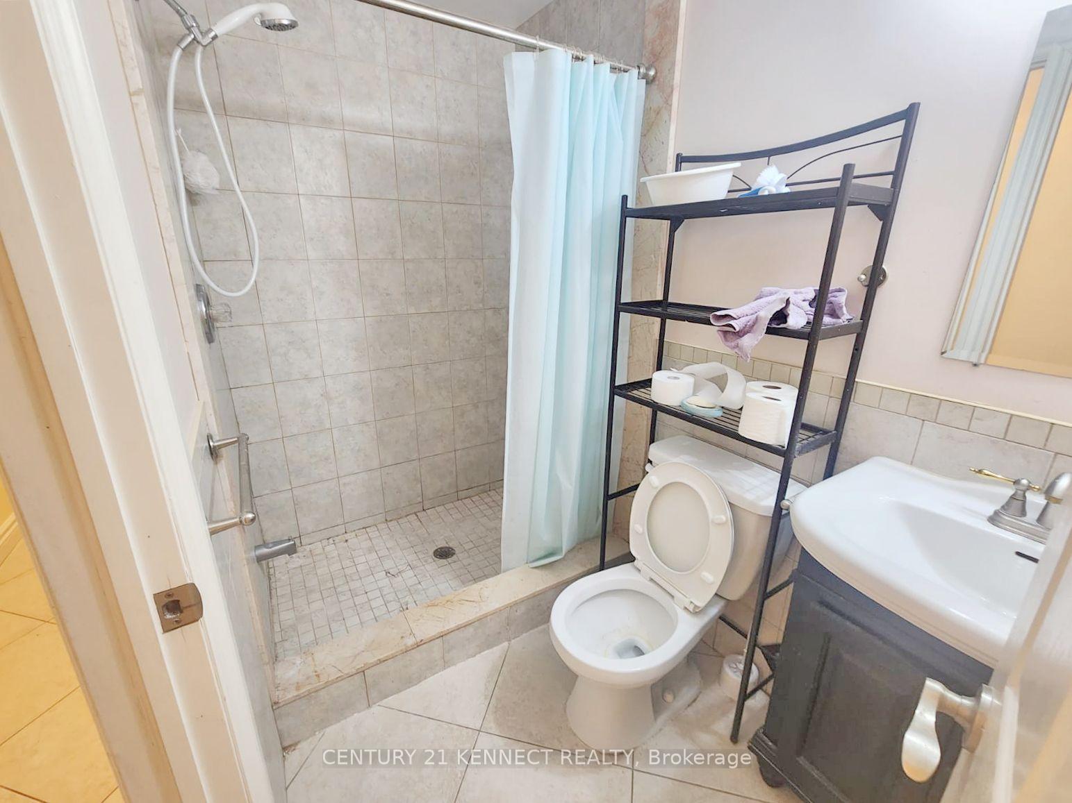 Photo 6 of 150B Finch Avenue E, North York, Newtonbrook East — HOMEH
