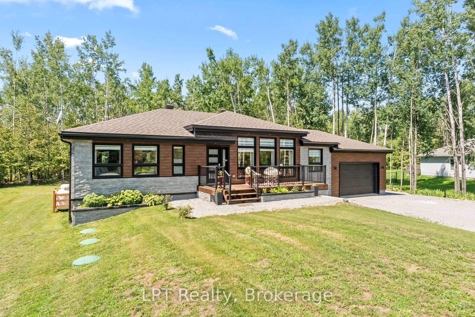Photo 1 of 61 Pinewood Boulevard, Kawartha Lakes, Carden — HOMEH
