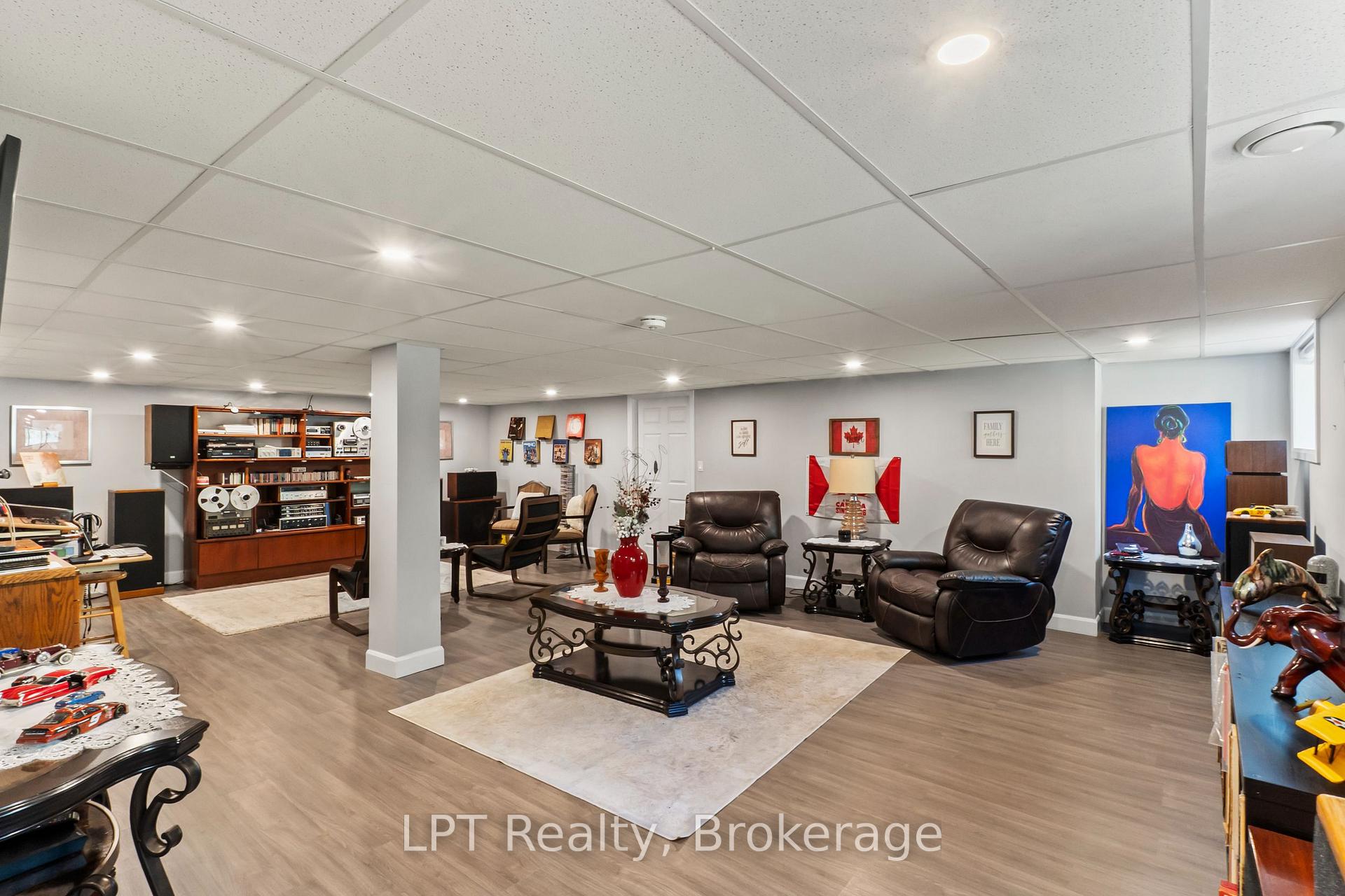 Photo 33 of 61 Pinewood Boulevard, Kawartha Lakes, Carden — HOMEH