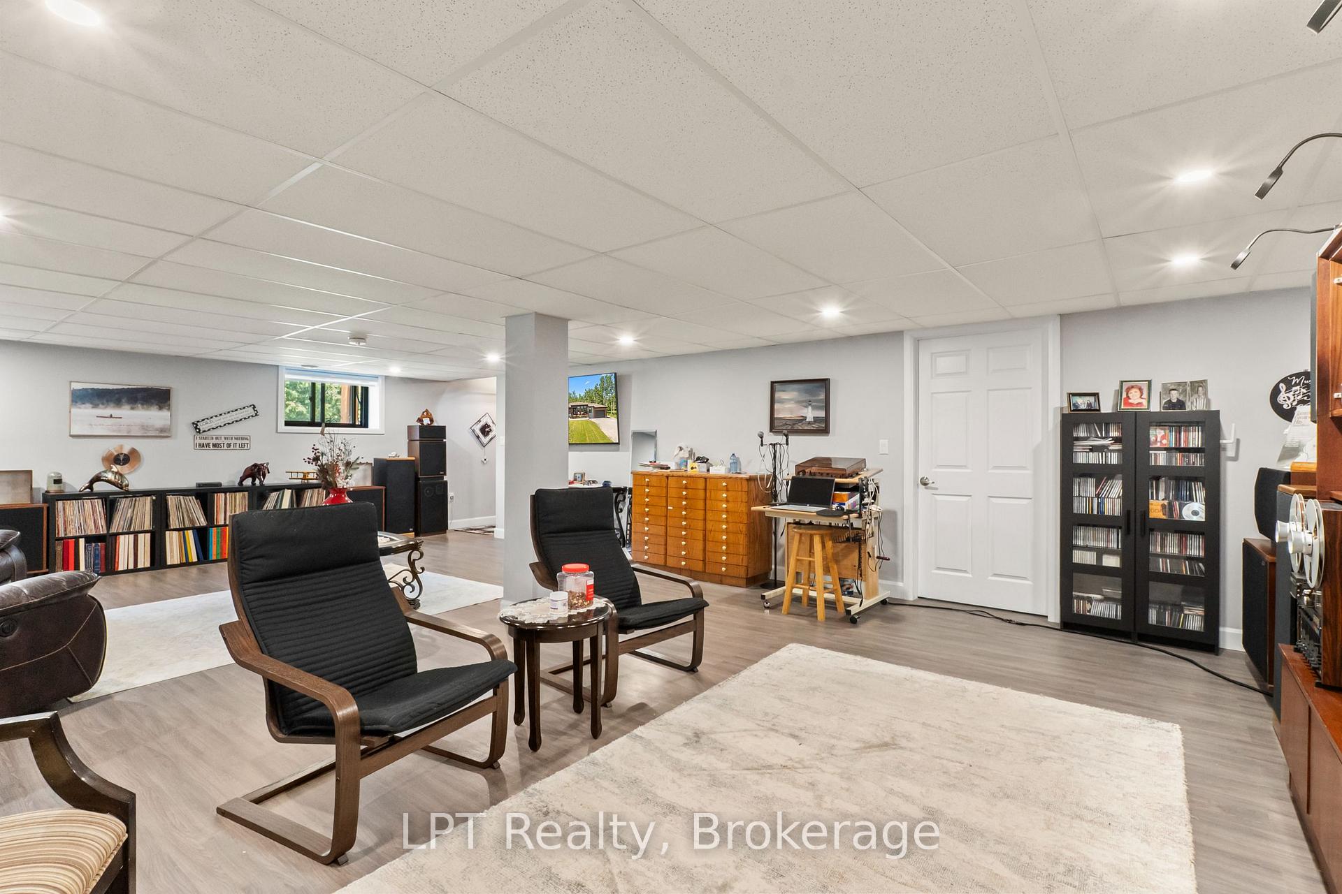 Photo 37 of 61 Pinewood Boulevard, Kawartha Lakes, Carden — HOMEH