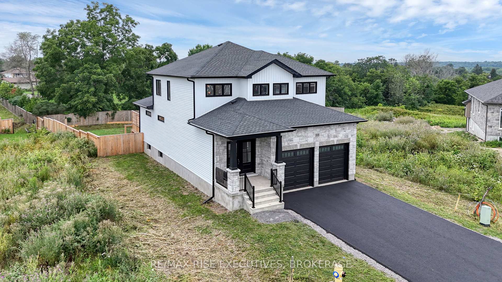 Photo 2 of 1237 Carfa Crescent, Kingston, City Northwest — HOMEH