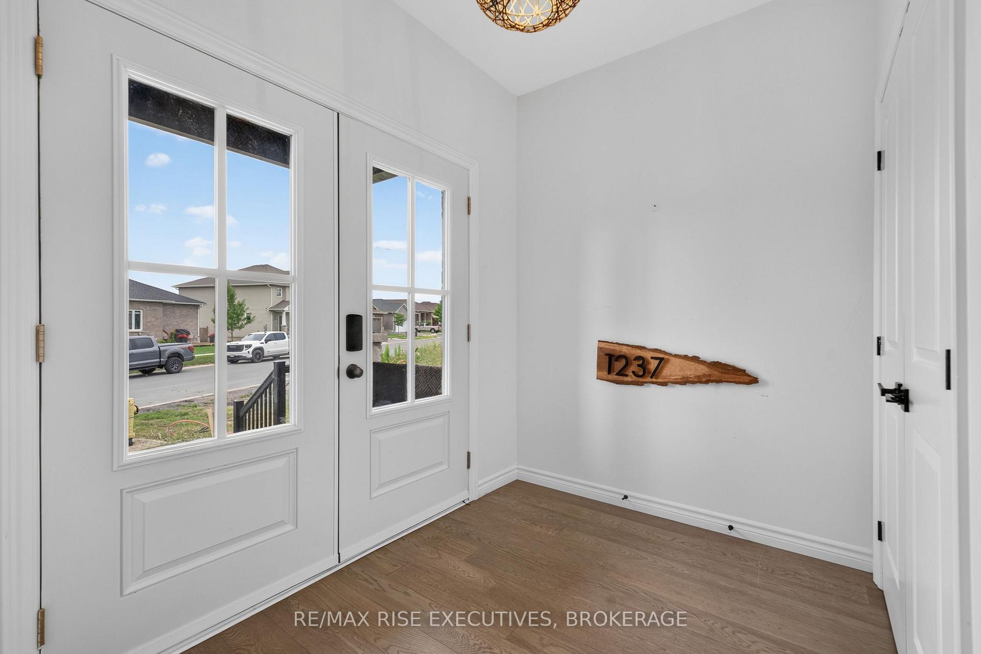 Photo 3 of 1237 Carfa Crescent, Kingston, City Northwest — HOMEH