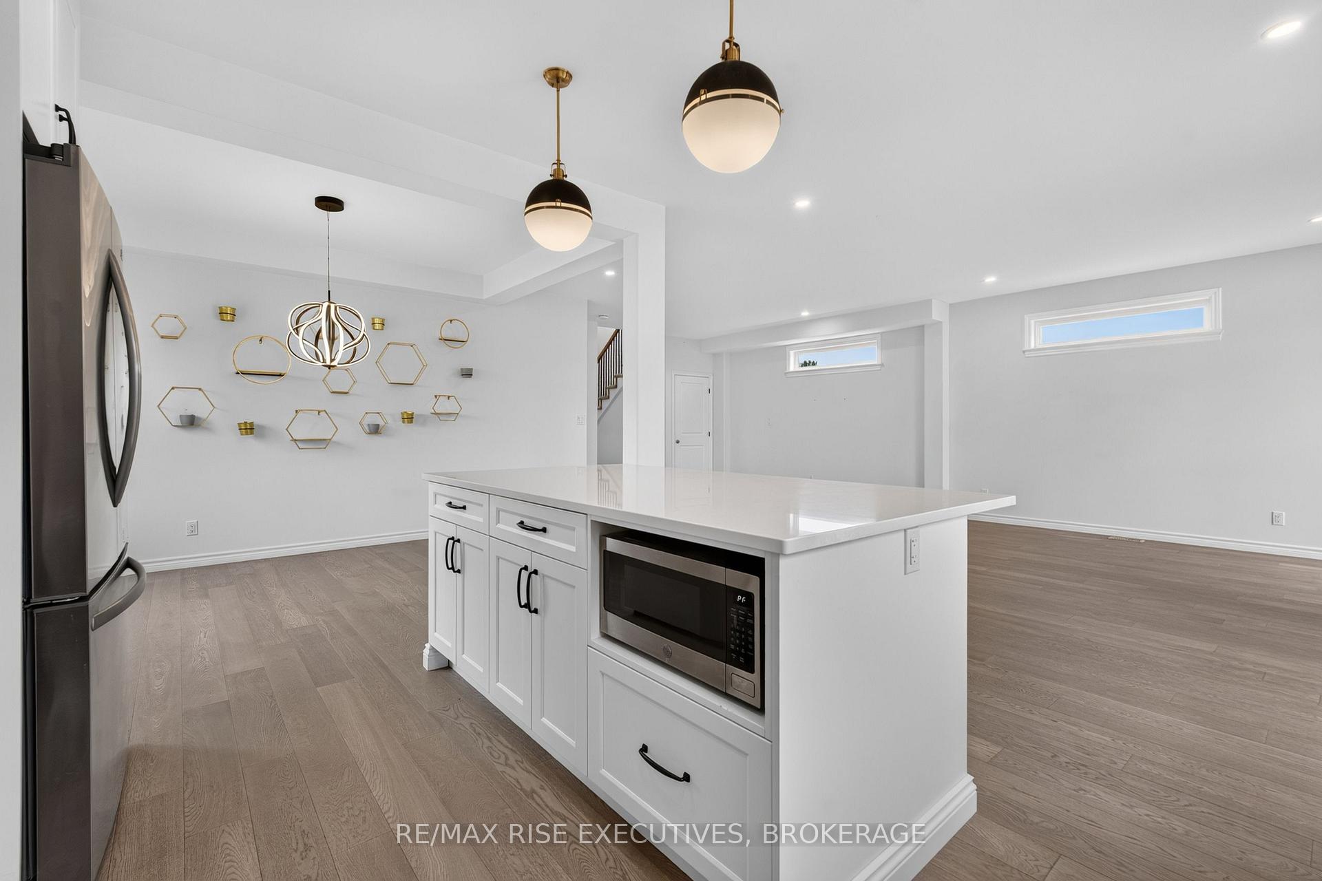 Photo 8 of 1237 Carfa Crescent, Kingston, City Northwest — HOMEH
