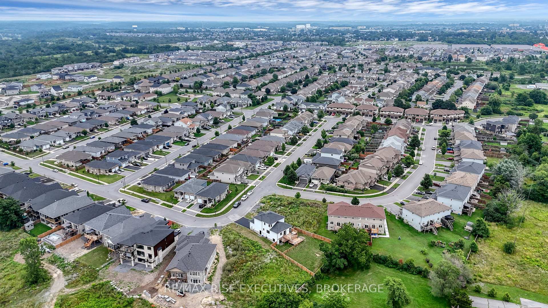 Photo 46 of 1237 Carfa Crescent, Kingston, City Northwest — HOMEH