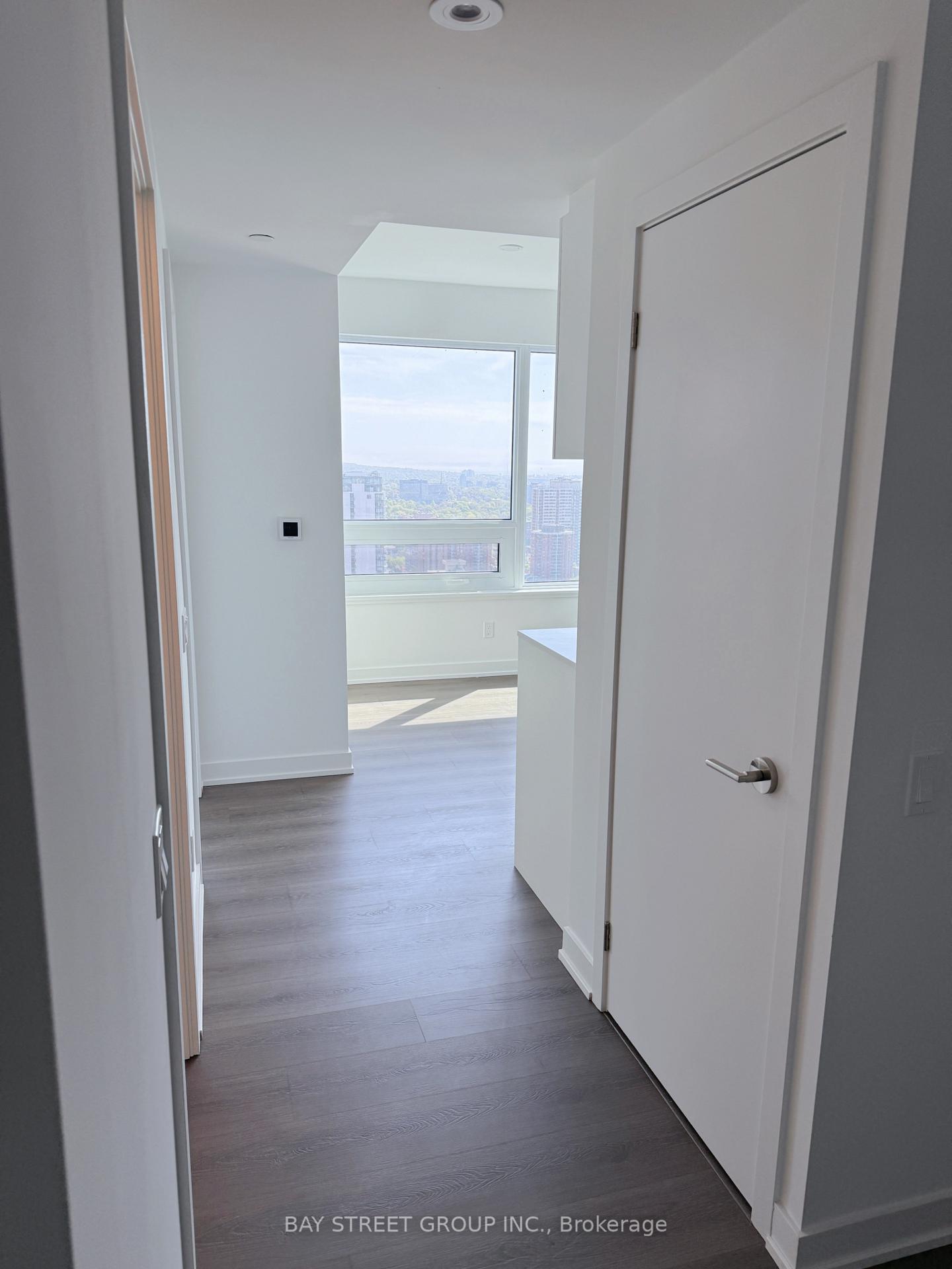 Photo 4 of Unit 4012, 8 Wellesley Street W, Toronto, Bay Street Corridor — HOMEH