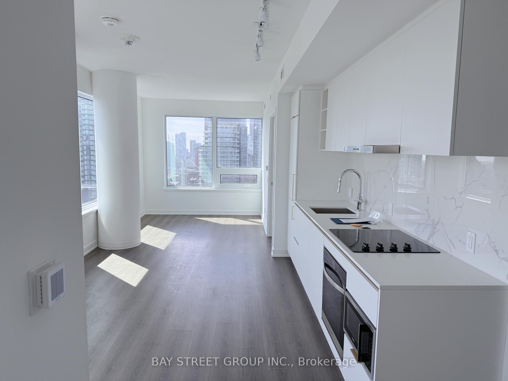 Photo 6 of Unit 4012, 8 Wellesley Street W, Toronto, Bay Street Corridor — HOMEH